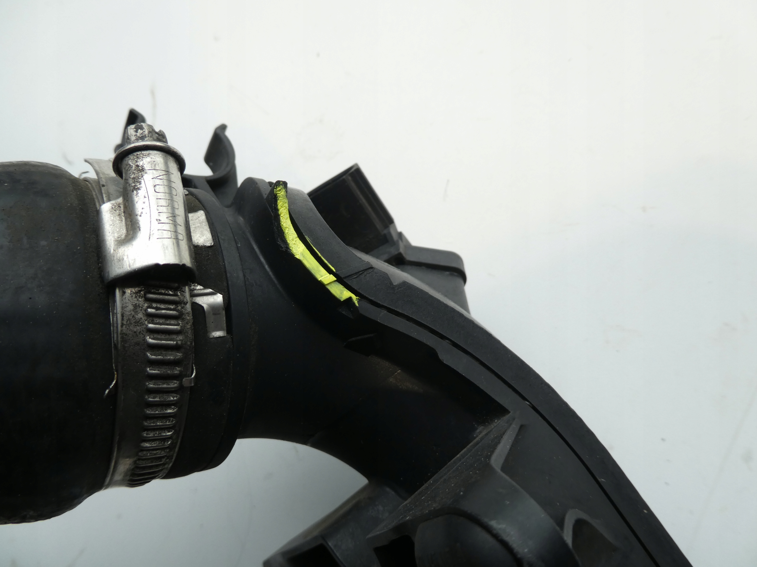 AUDI A4 A5 SCHLAUCH LUFT 8K0145737J