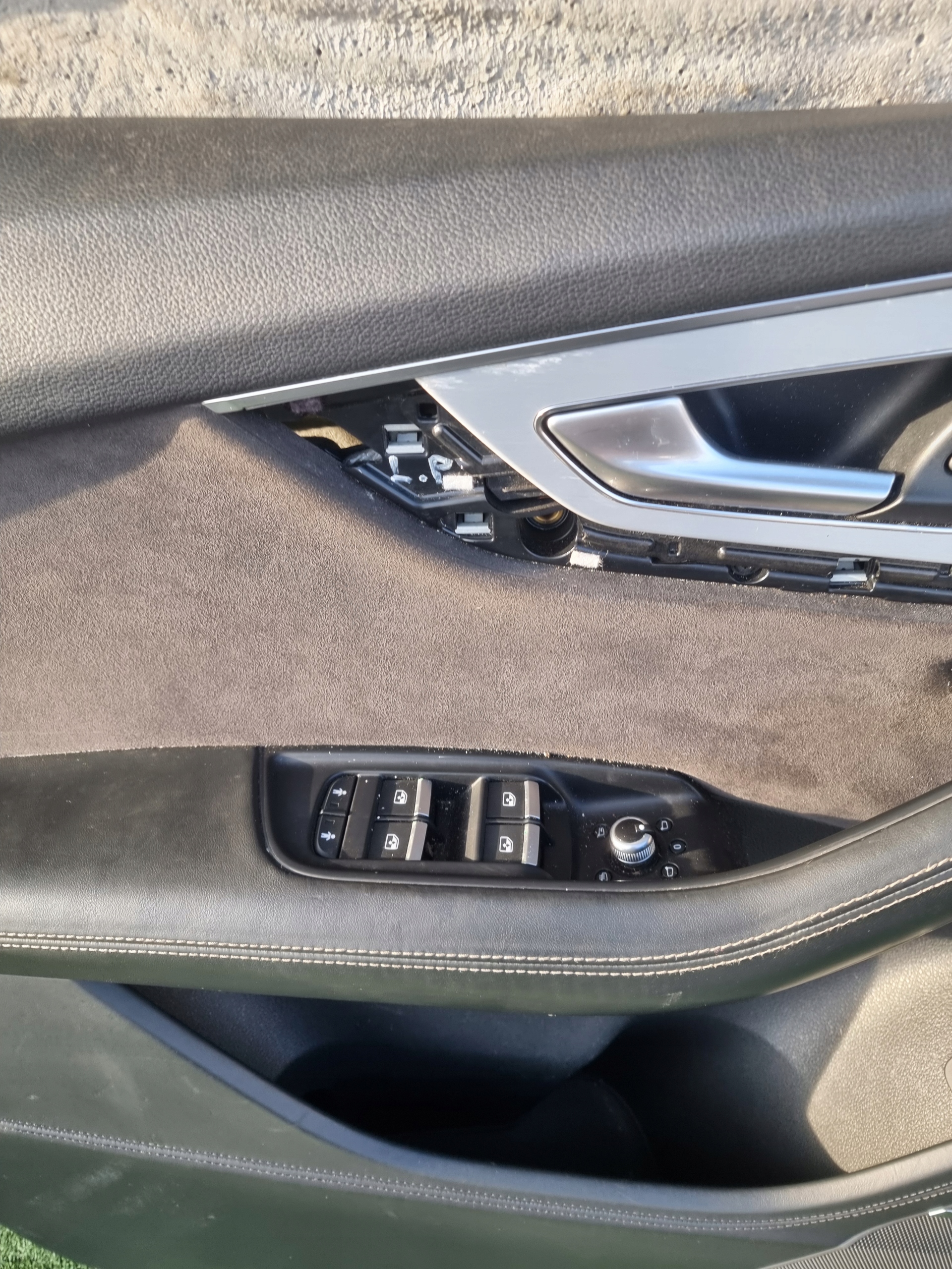Audi Q7 SQ7 4M дверные карты левый перед