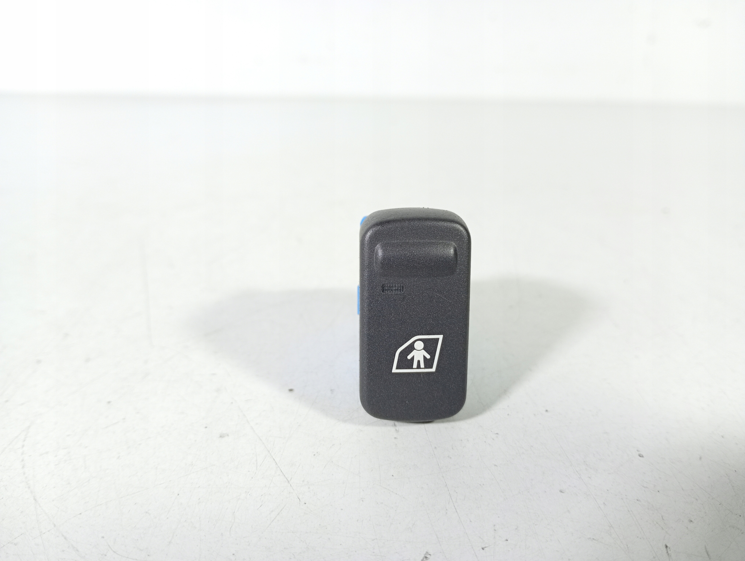 Volvo V40 95-04 switch switch of a lock central OE 30889566