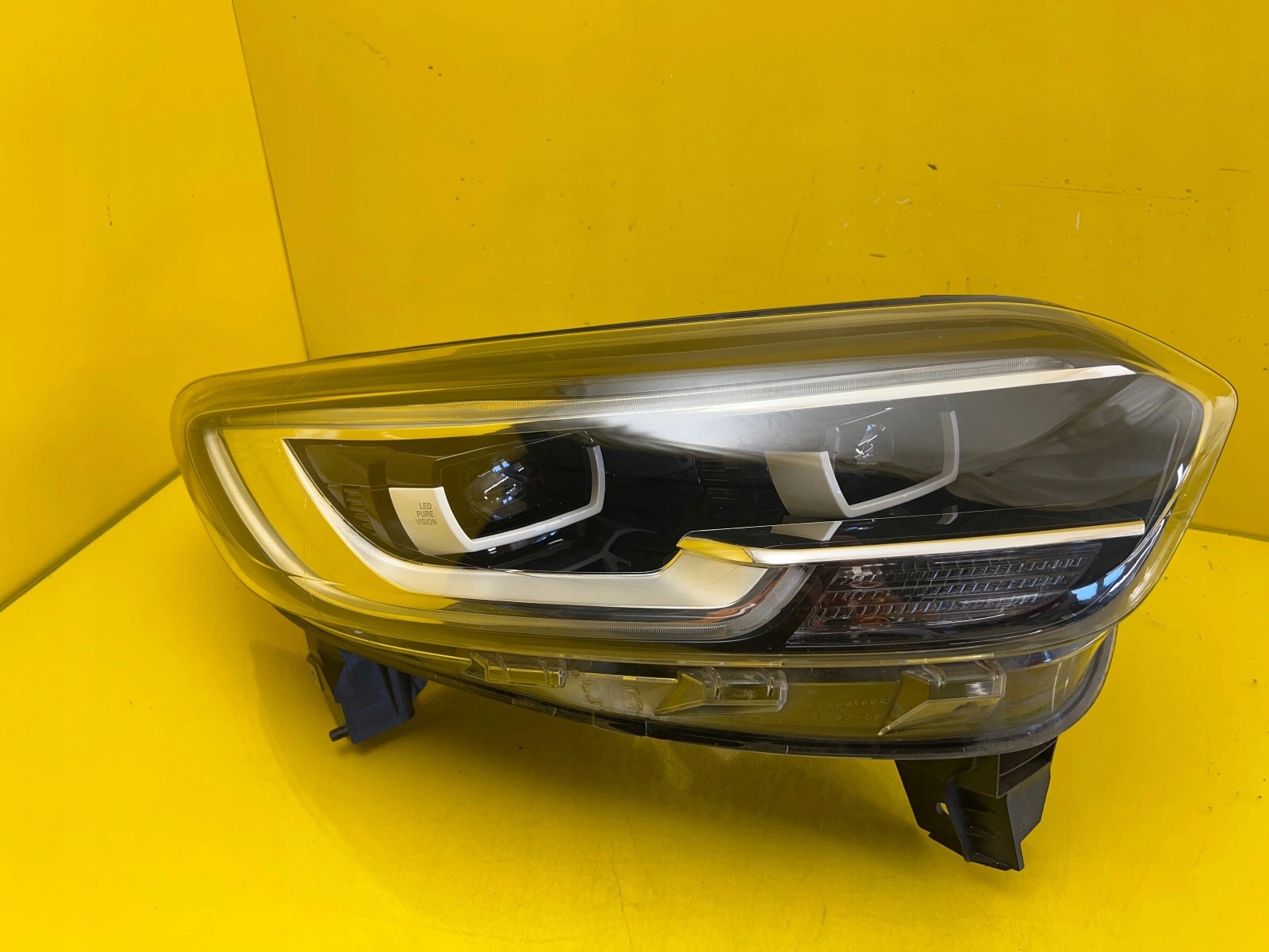 light right Renault Kadjar Full Led 260101637R