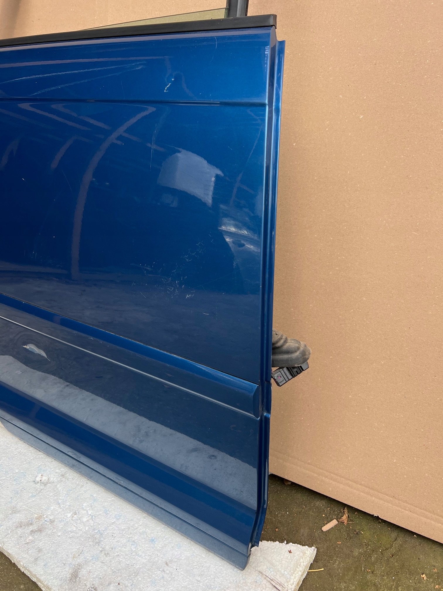 AUDI A3 8P 5D door right rear. right rear part LX5V