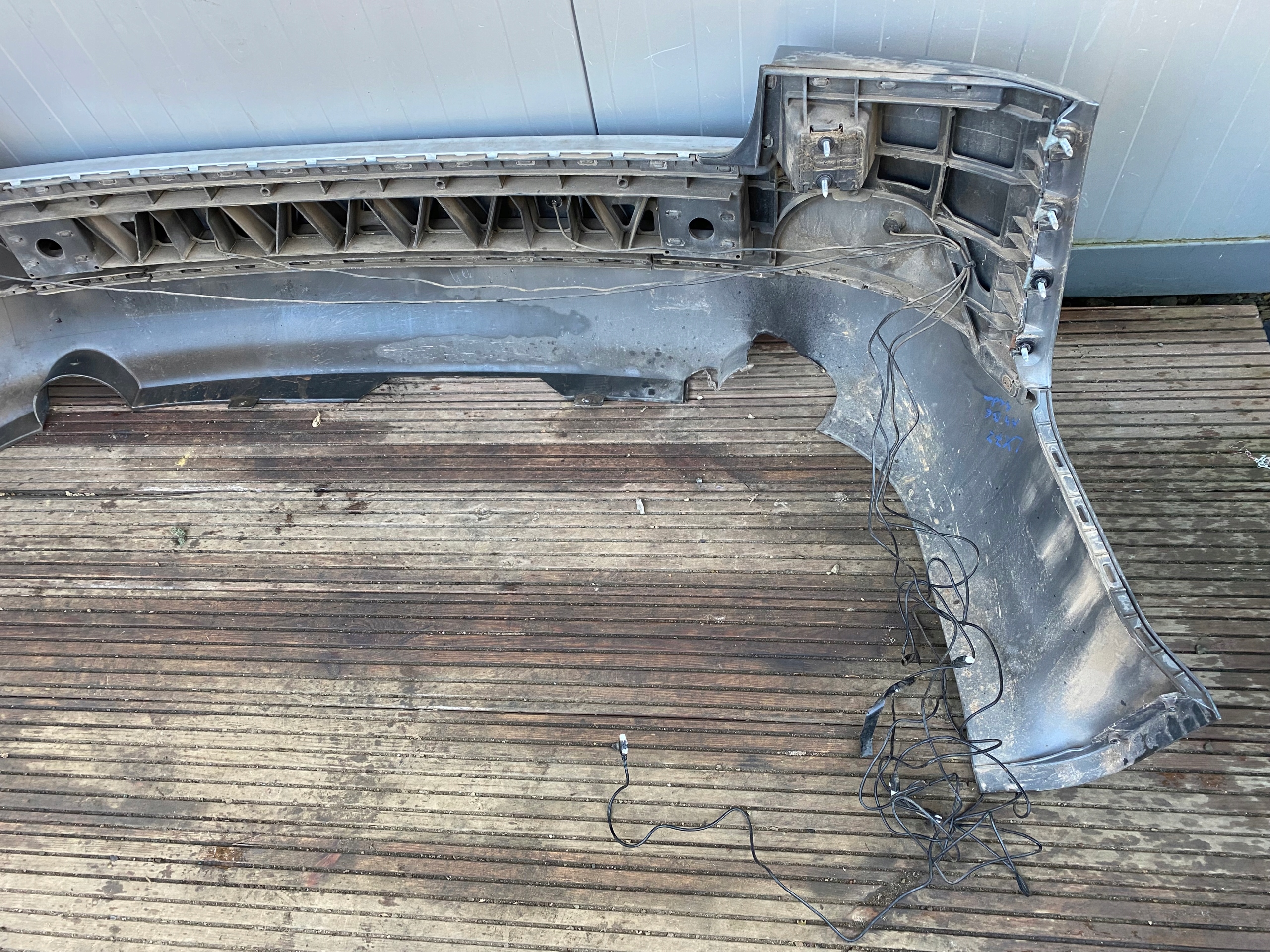 AUDI A4 B6 sedan complete bumper rear part PDC LX7Z