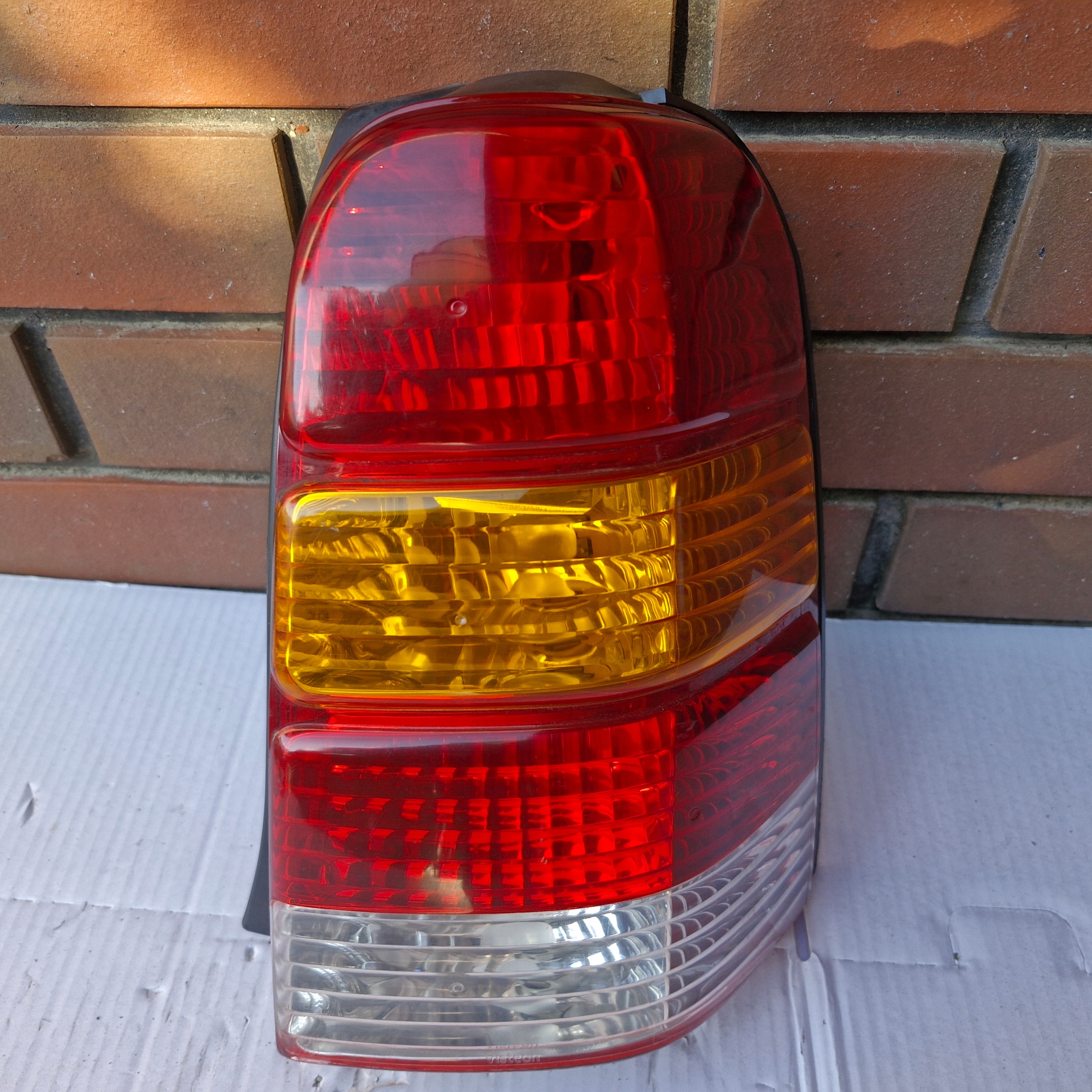 FORD ESCAPE FORD MAVERICK LAMPA TYLNA PRAWA