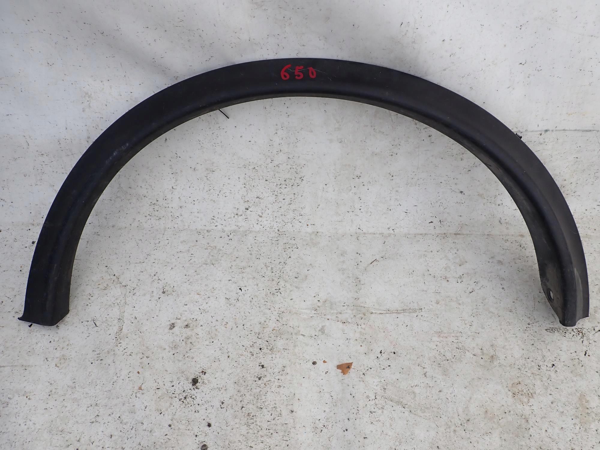 NISSAN JUKE and 1 10-19 moulding cap left rear part