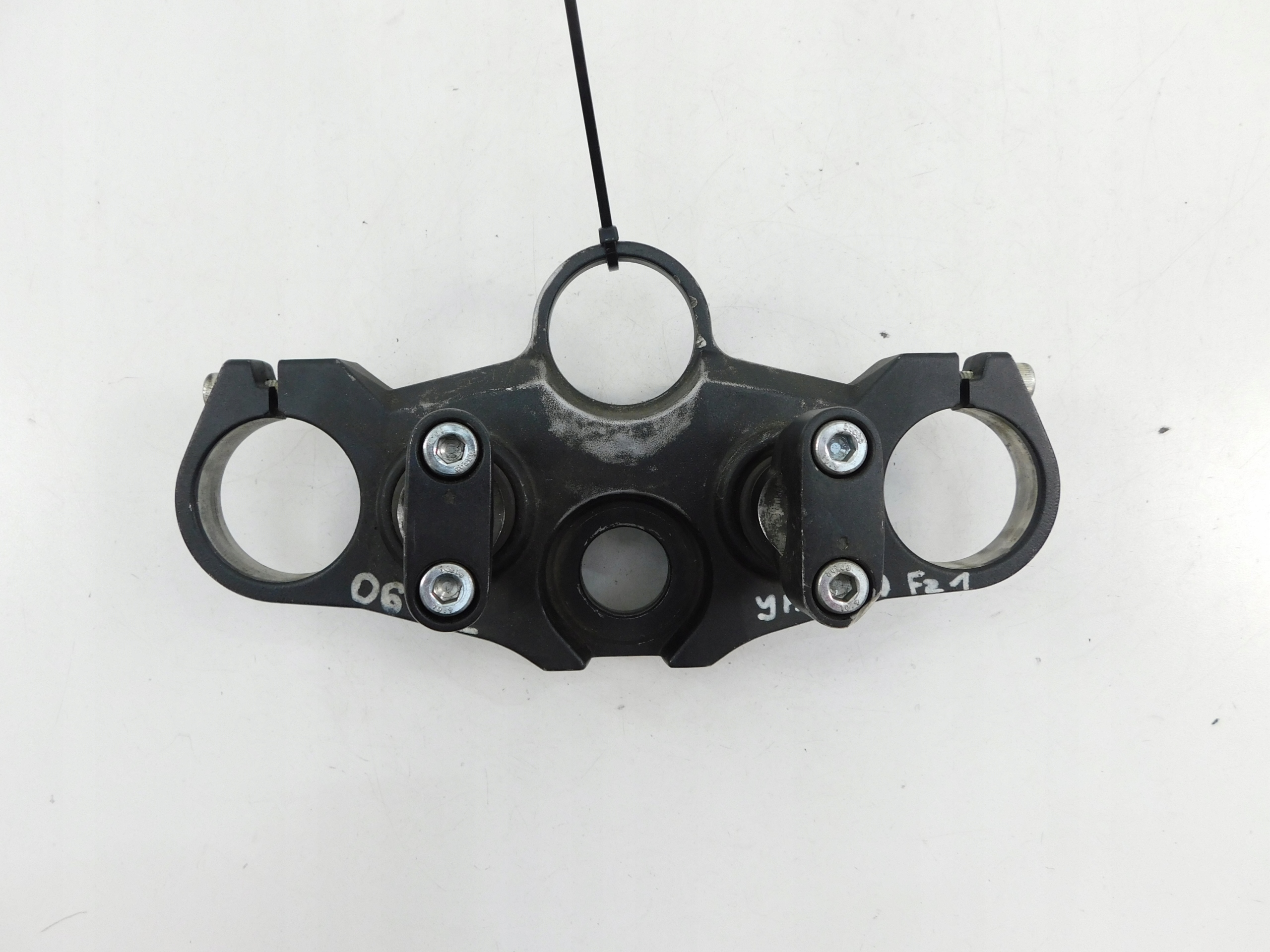 YAMAHA FZ1 06-12 PÓŁKA GÓRNA ZAWIESZENIA