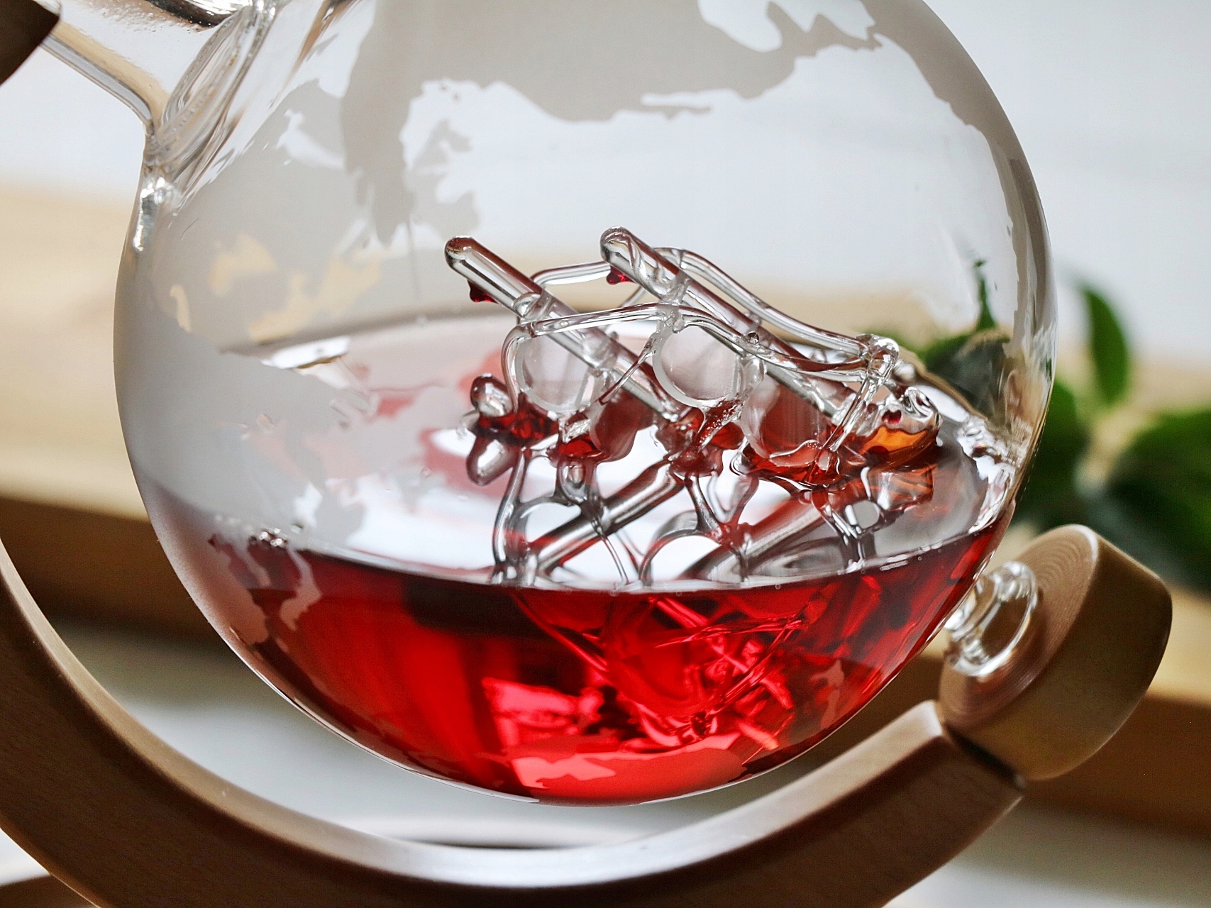 KARAFKA GLOBUS na whisky wino + drewniany stojak Marka MPLCo