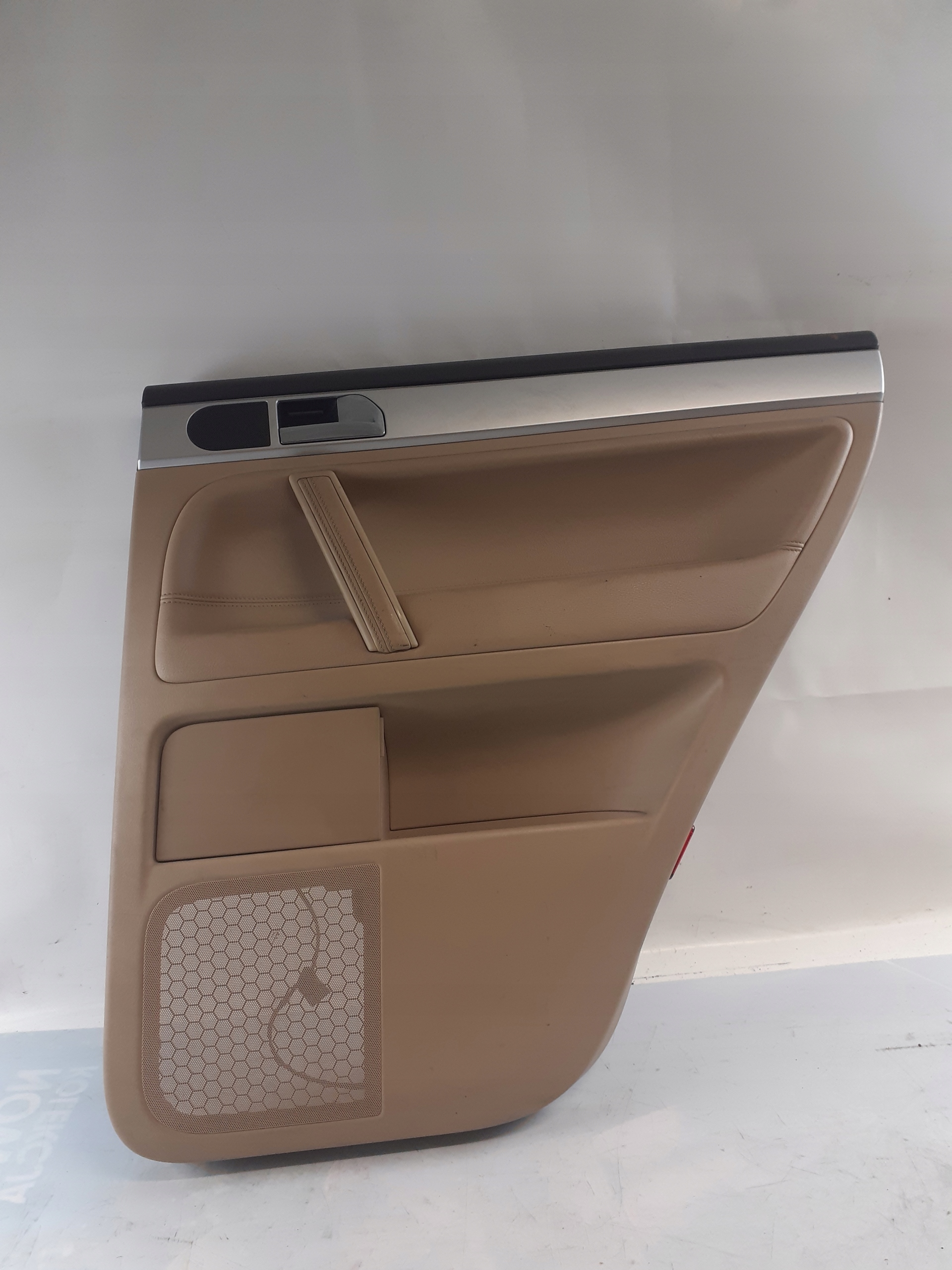 VW TOUAREG 7L side door right rear part