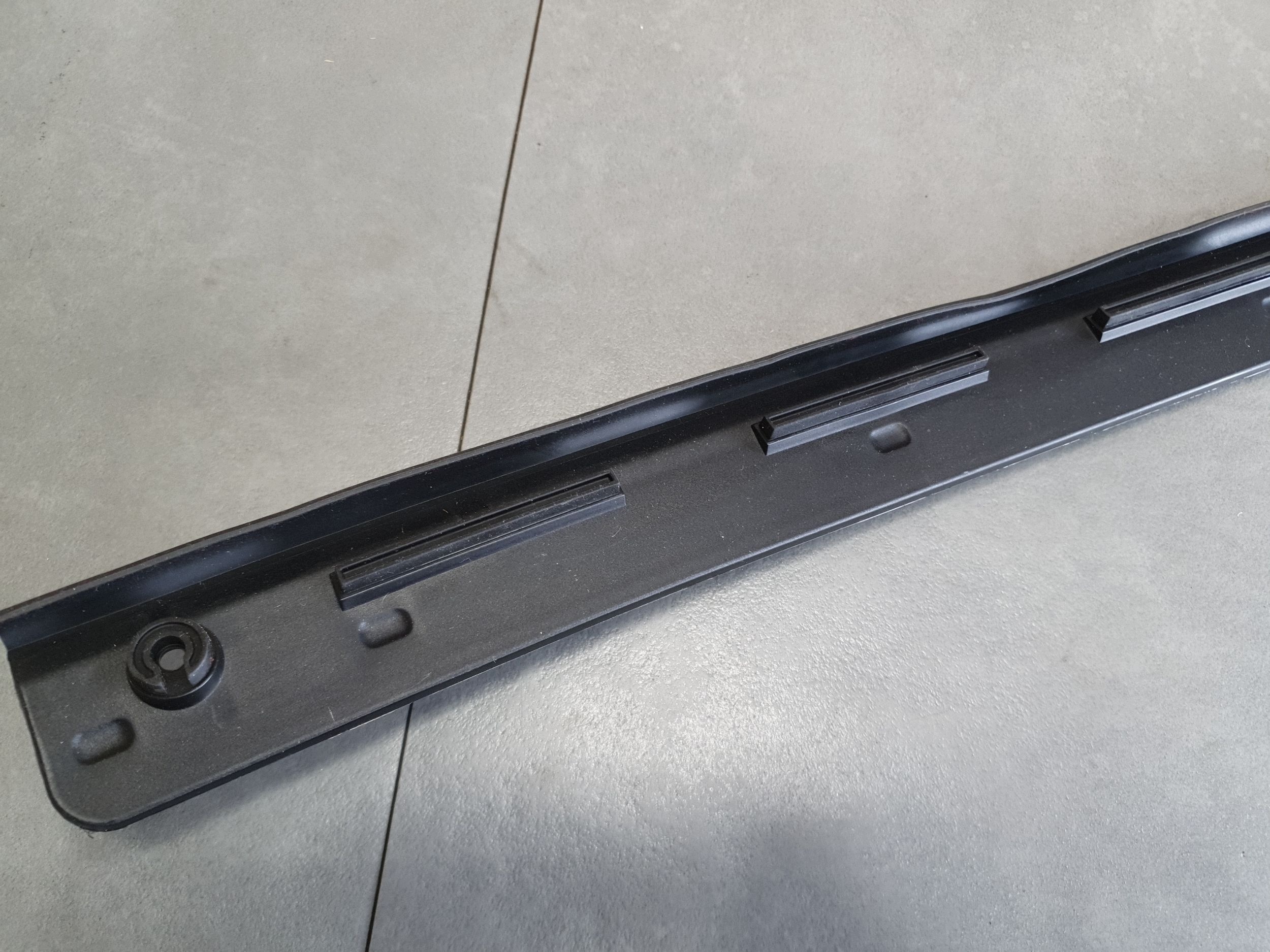 Audi A3 8Y HB Joint du capot 8Y0823126