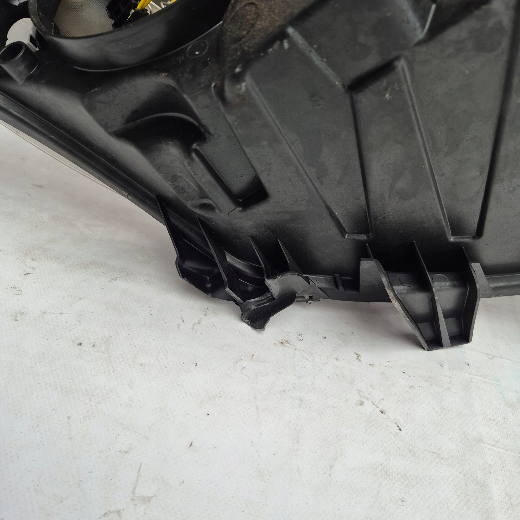 PEUGEOT 207 06-12 light front front left