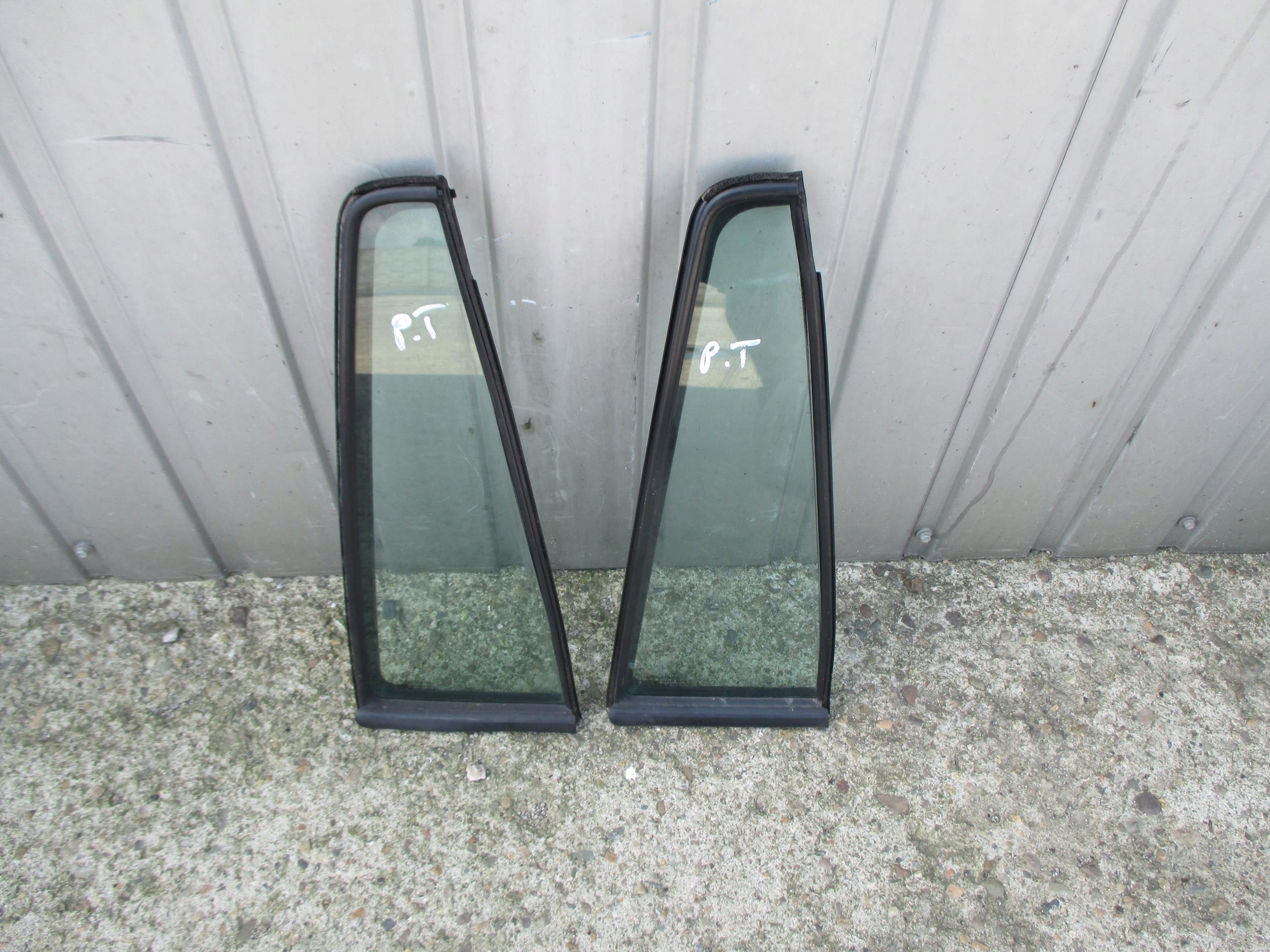 MAZDA 2 II 02-07 SZYBA Z DRZWI PRAWY TYŁ Typ samochodu Samochody osobowe