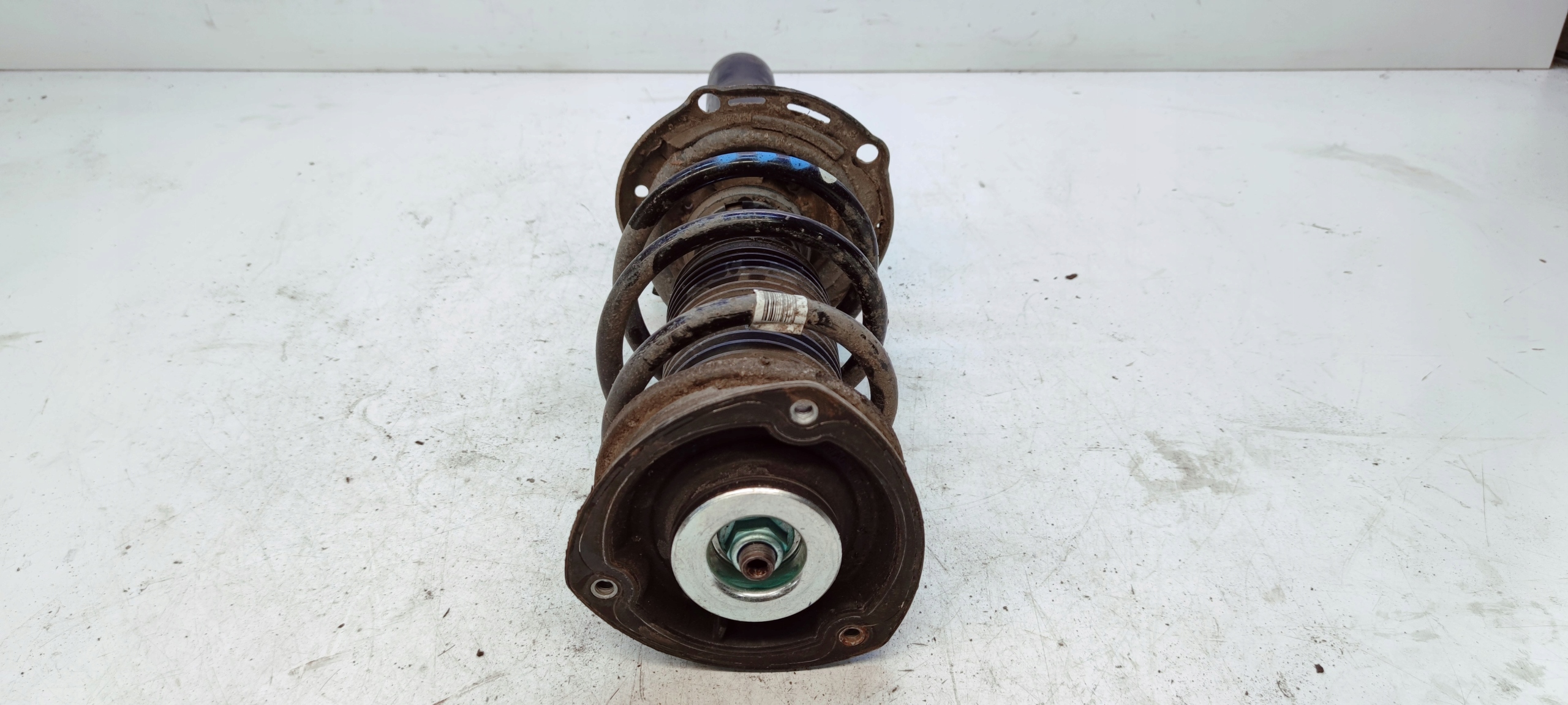 STOSSDÄMPFER LINKS ODER RECHTS VORNE AUDI A3 8V VW SEAT SKODA 8V0413031J