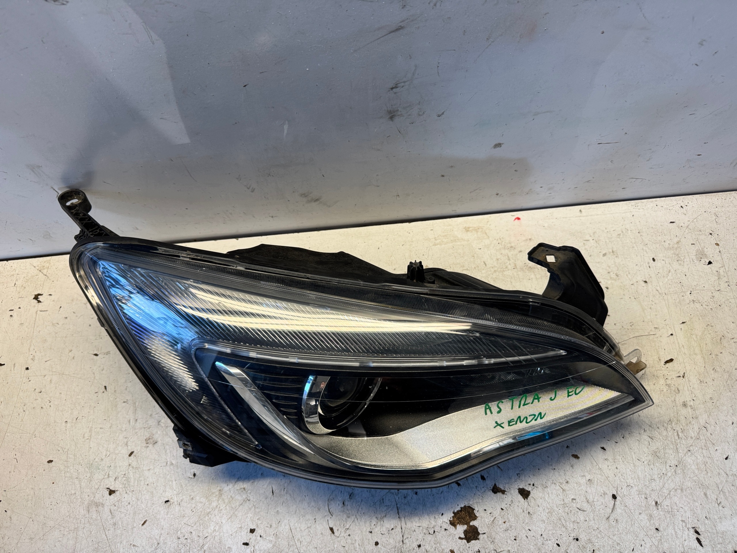 OPEL ASTRA J 4 REFLEKTOR right light right front BI XENON EU 1ZT010012-421