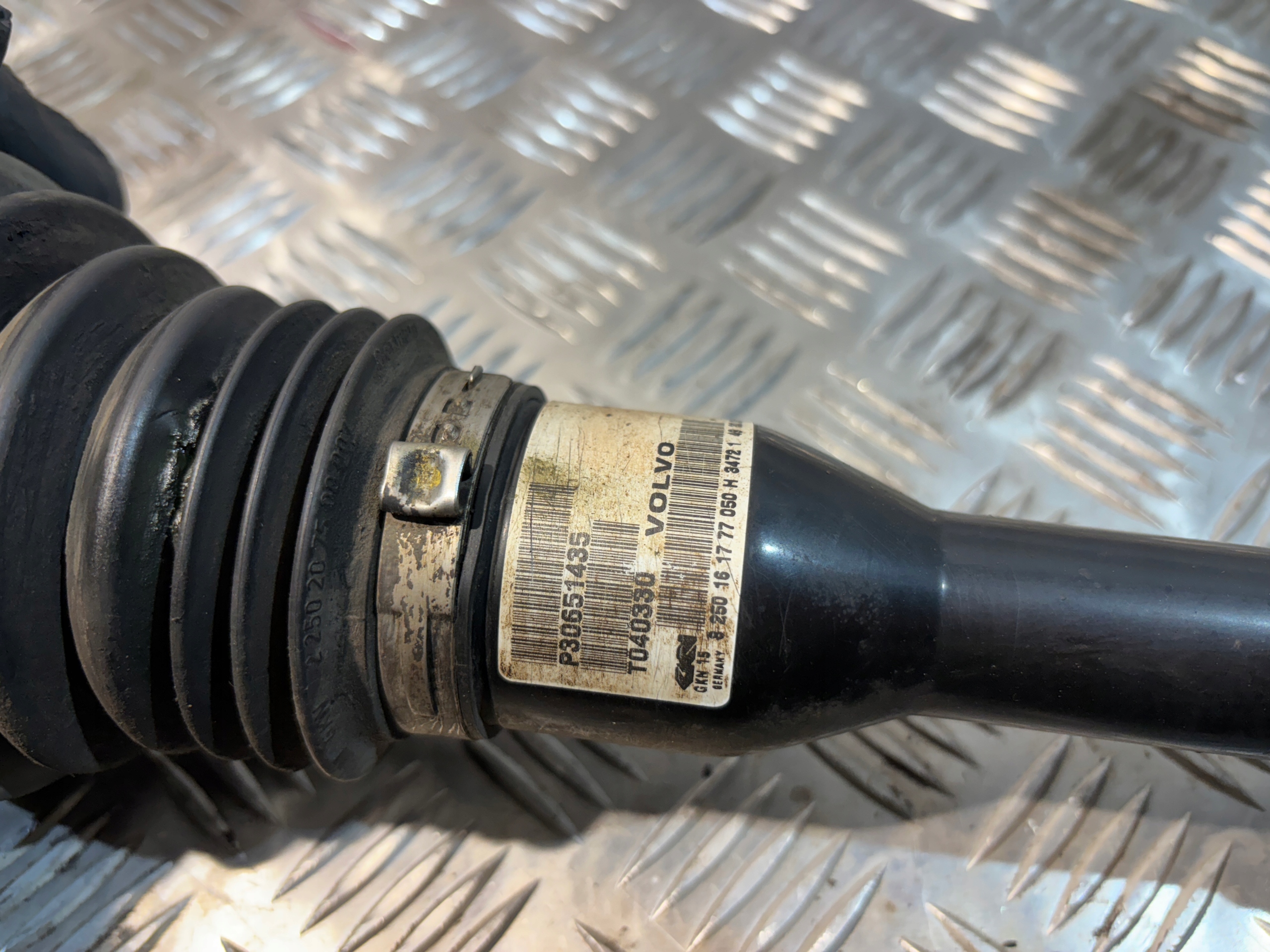 semi-axis left front Volvo XC90 and 1 automat 2,4D P30651435
