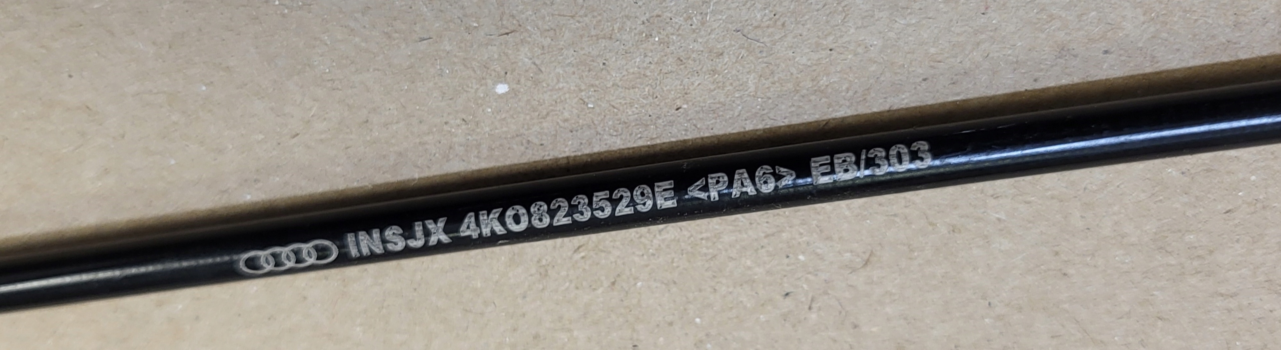 Câble Levier pour l’ouverture du capot AUDI A6 4K C8 4K0823529E OE EU