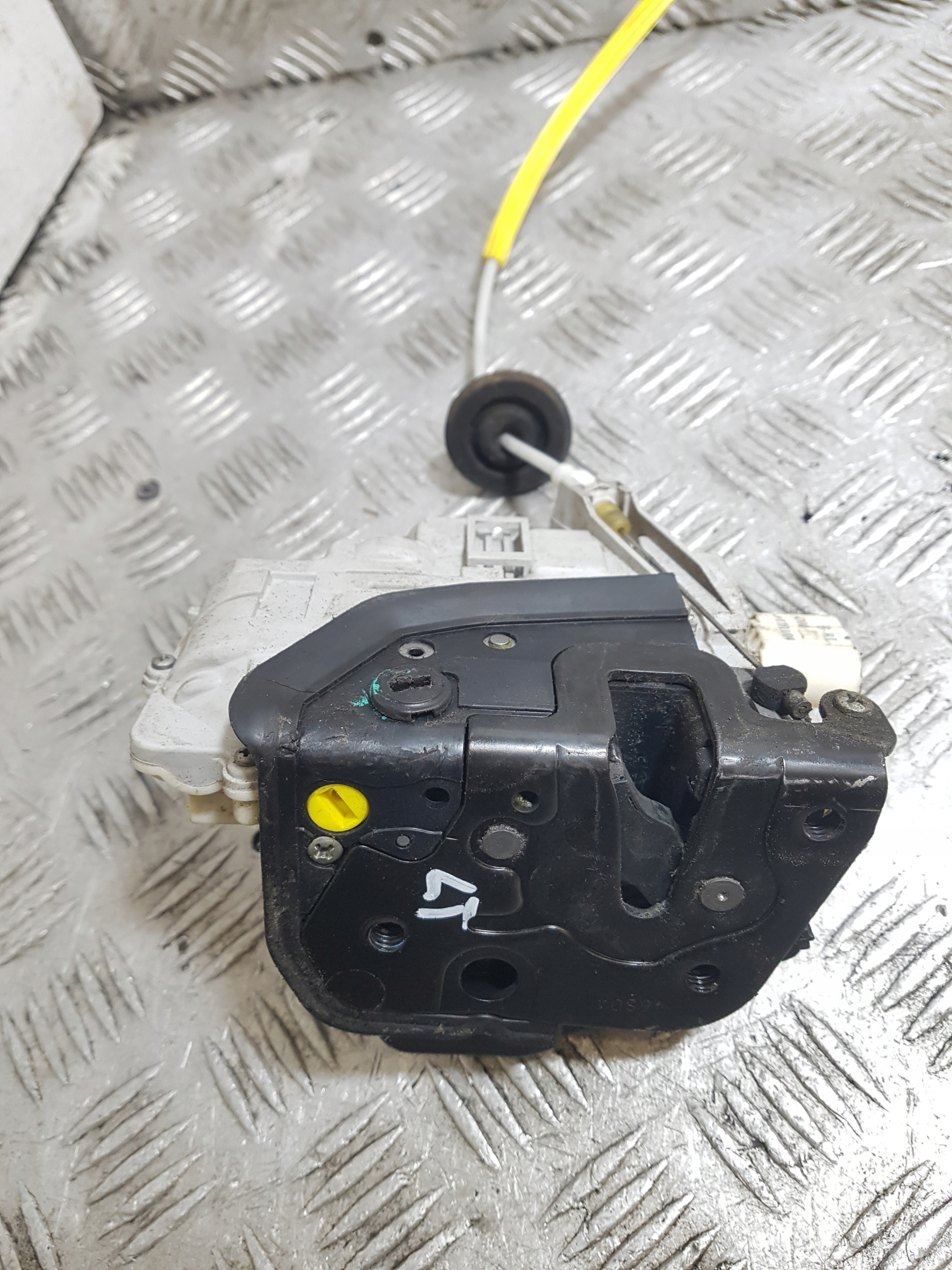 lock door CENTRALNY left rear part rear AUDI A4 B7 8 PIN 8E0839015AA