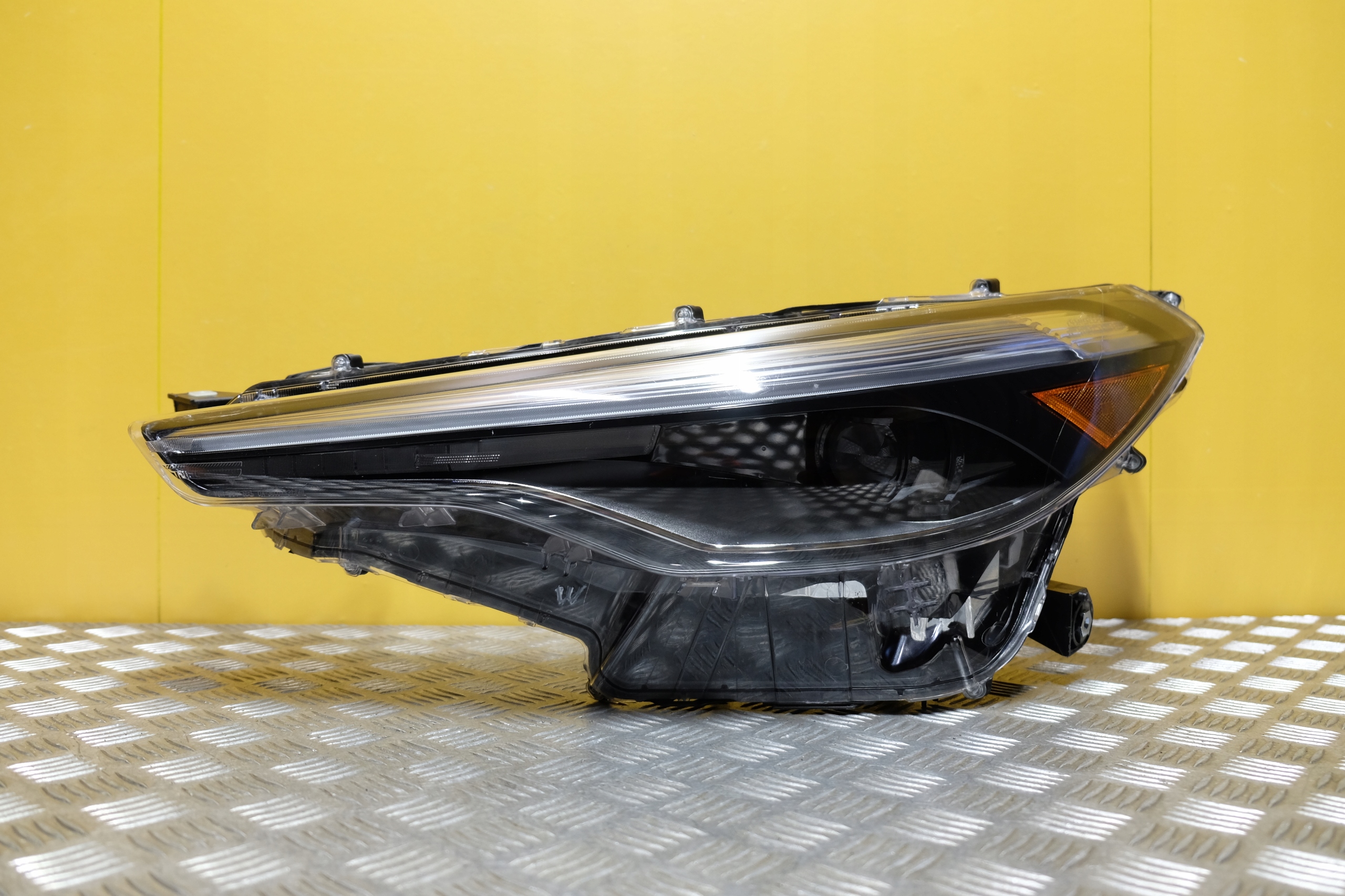 TOYOTA COROLLA CROSS 2022-2023 REFLEKTOR LAMPA FULL LED L USA