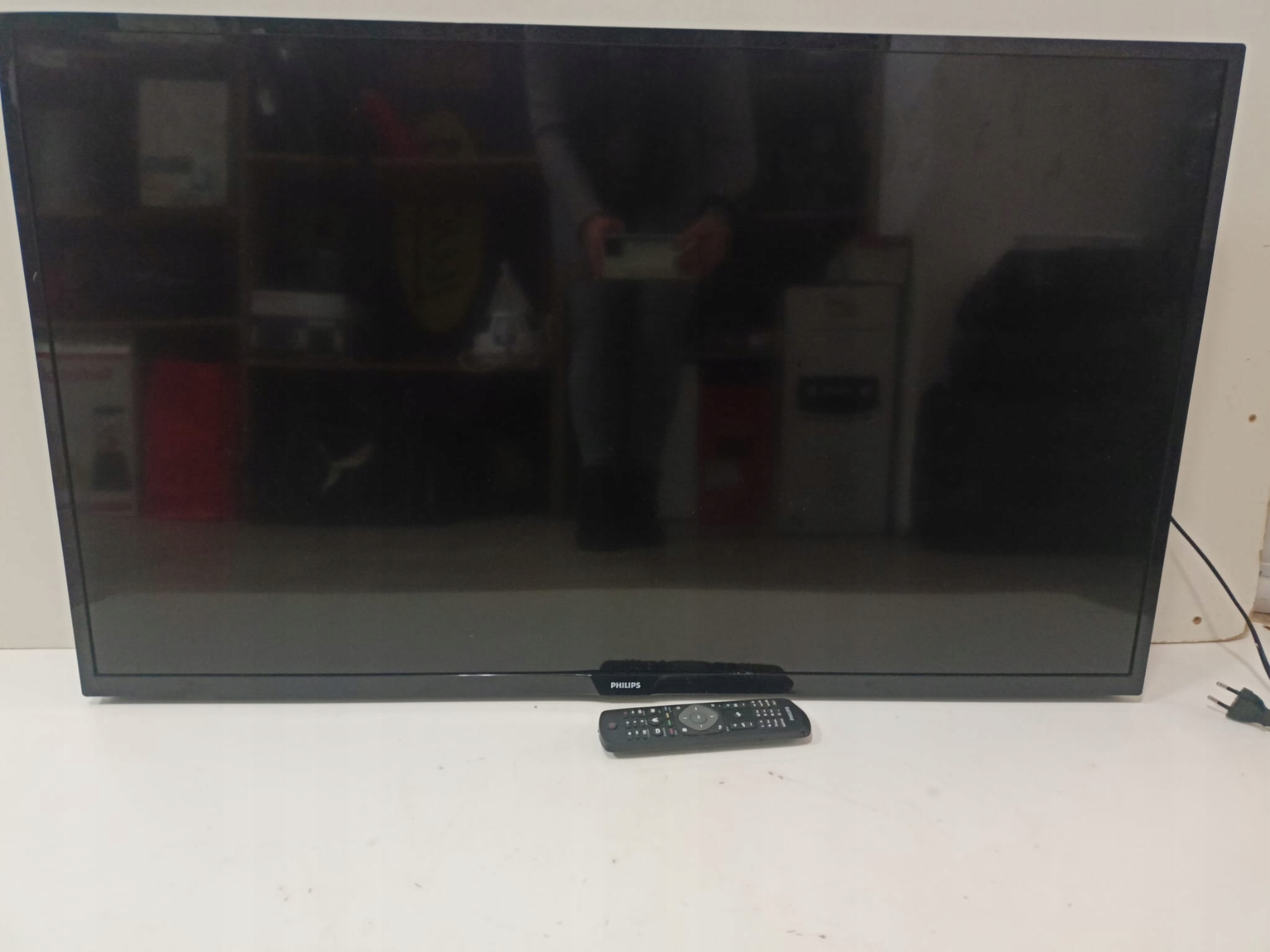 Telewizor LED Philips 42PFS4012/12 + PILOT 2783/23