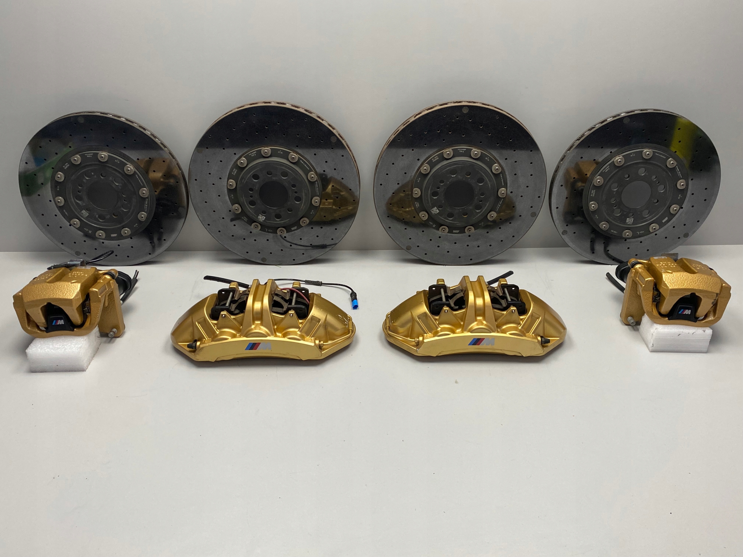 BMW M3 M4 G80 G82 тормозные суппорты диски керамика