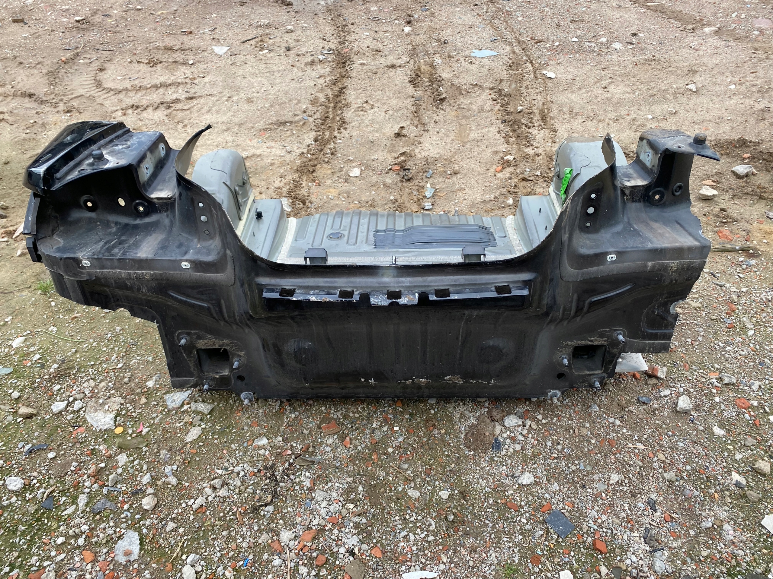 ЧЕТВЕРТЬ ЗАДНЯЯ СТЕНА ЖОПА ШЕВРОЛЕ КАМАРО 2016-