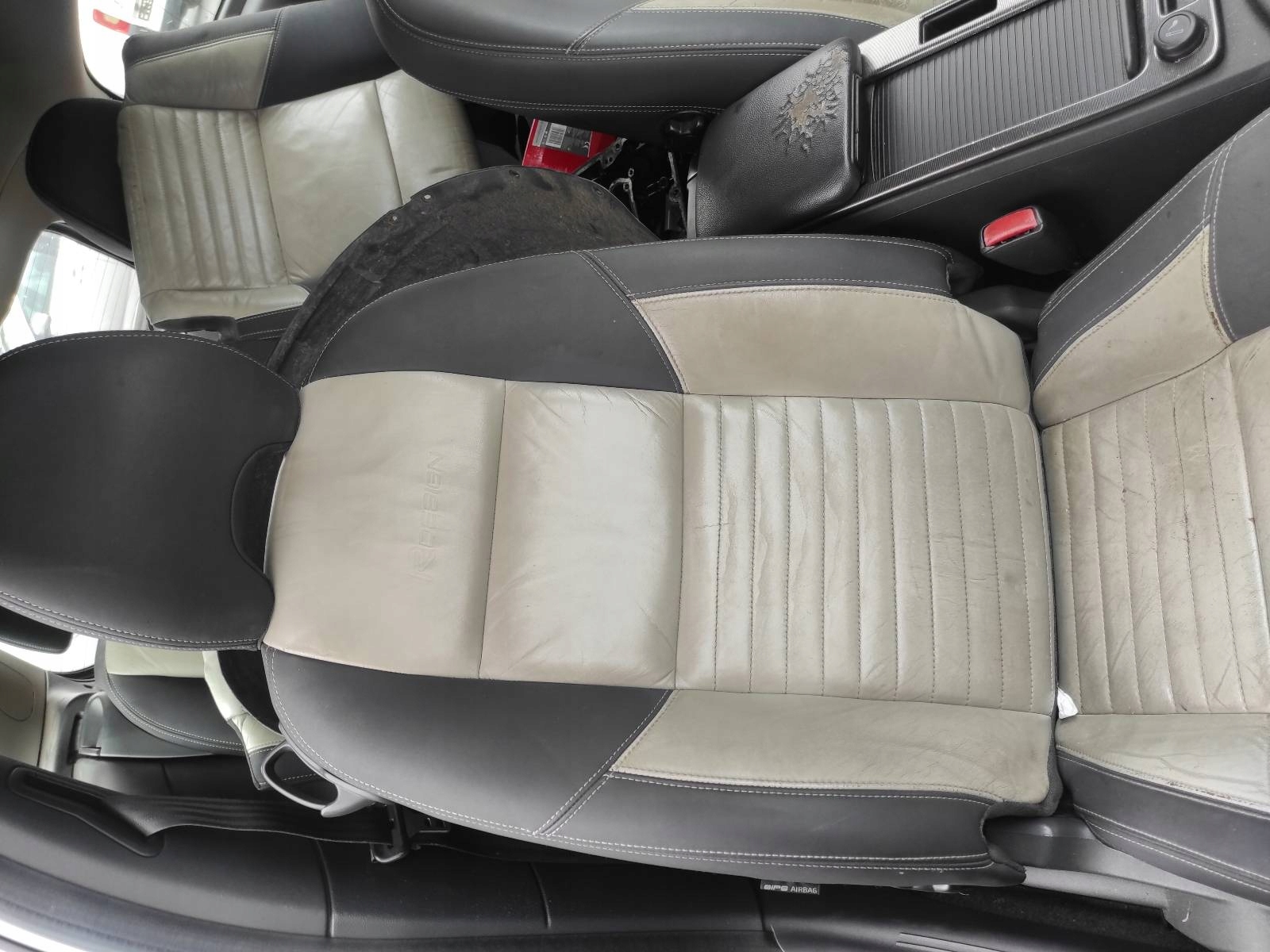 seats KOMPLET left right seat rear part + side VOLVO C30 RDESIGN JASNE