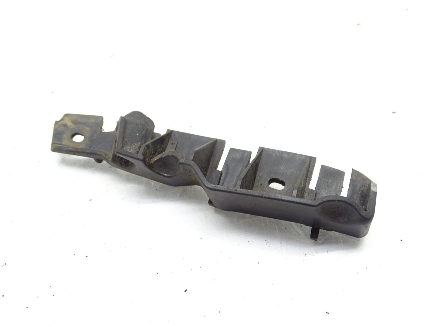 support holder of a bumper right front right front AUDI A3 8P 8P0807184B