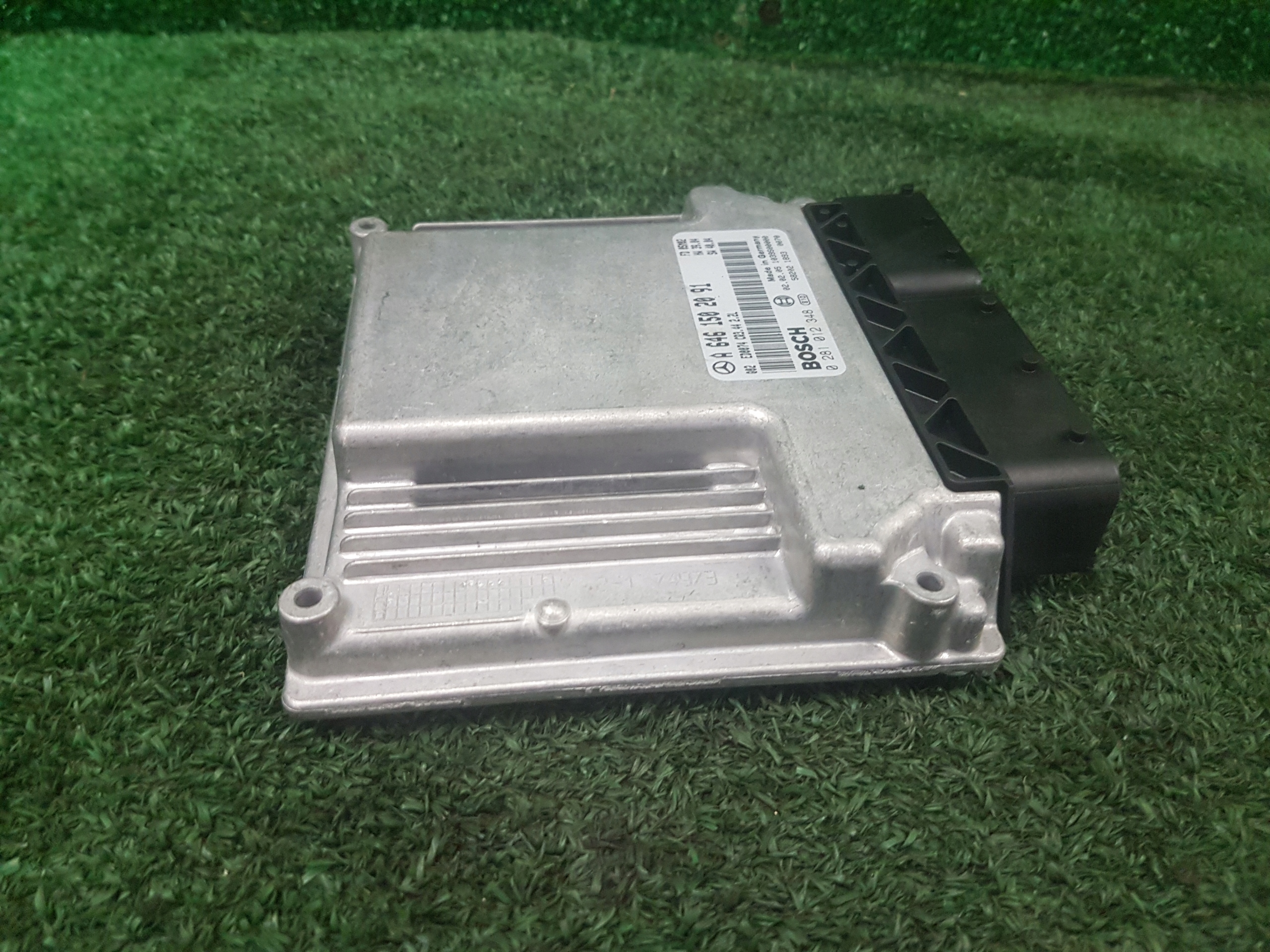 computer of the engine control unit MERCEDES-BENZ E-KLASA W211 A6461502091