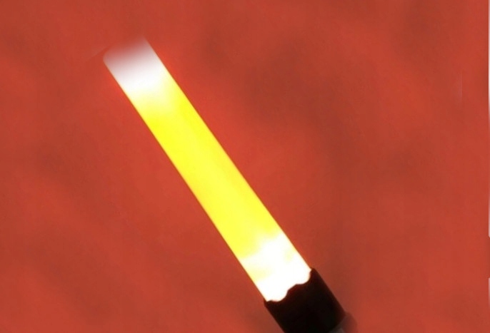 LATARKA LED SWAT AKU 18650 2 x ŁADOWARKA ZOOM Kolor dominujący czarny