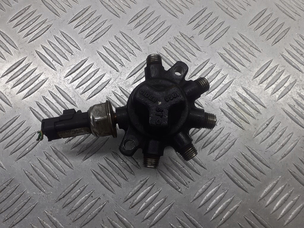 ROZDZIELACZ PALIWA FORD FOCUS MK2 1.8 TDCI 4M5Q-9D2809B