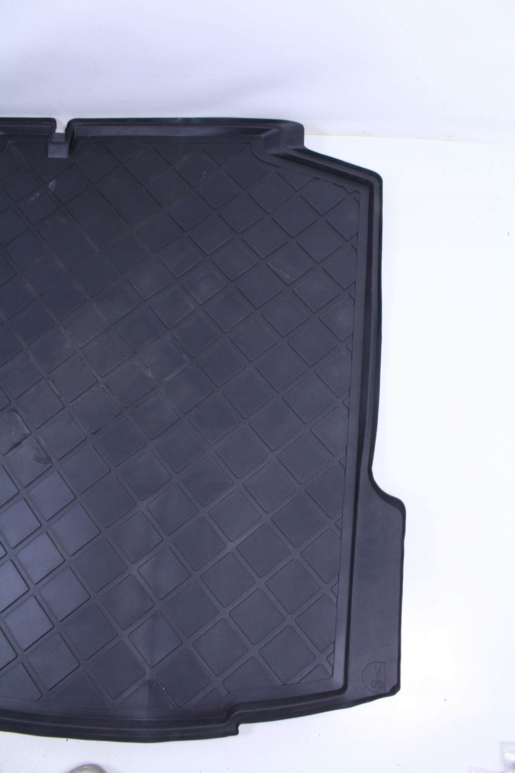 MATA BAGAZNIKA SEAT TOLEDO IV Waga produktu z opakowaniem jednostkowym 2 kg