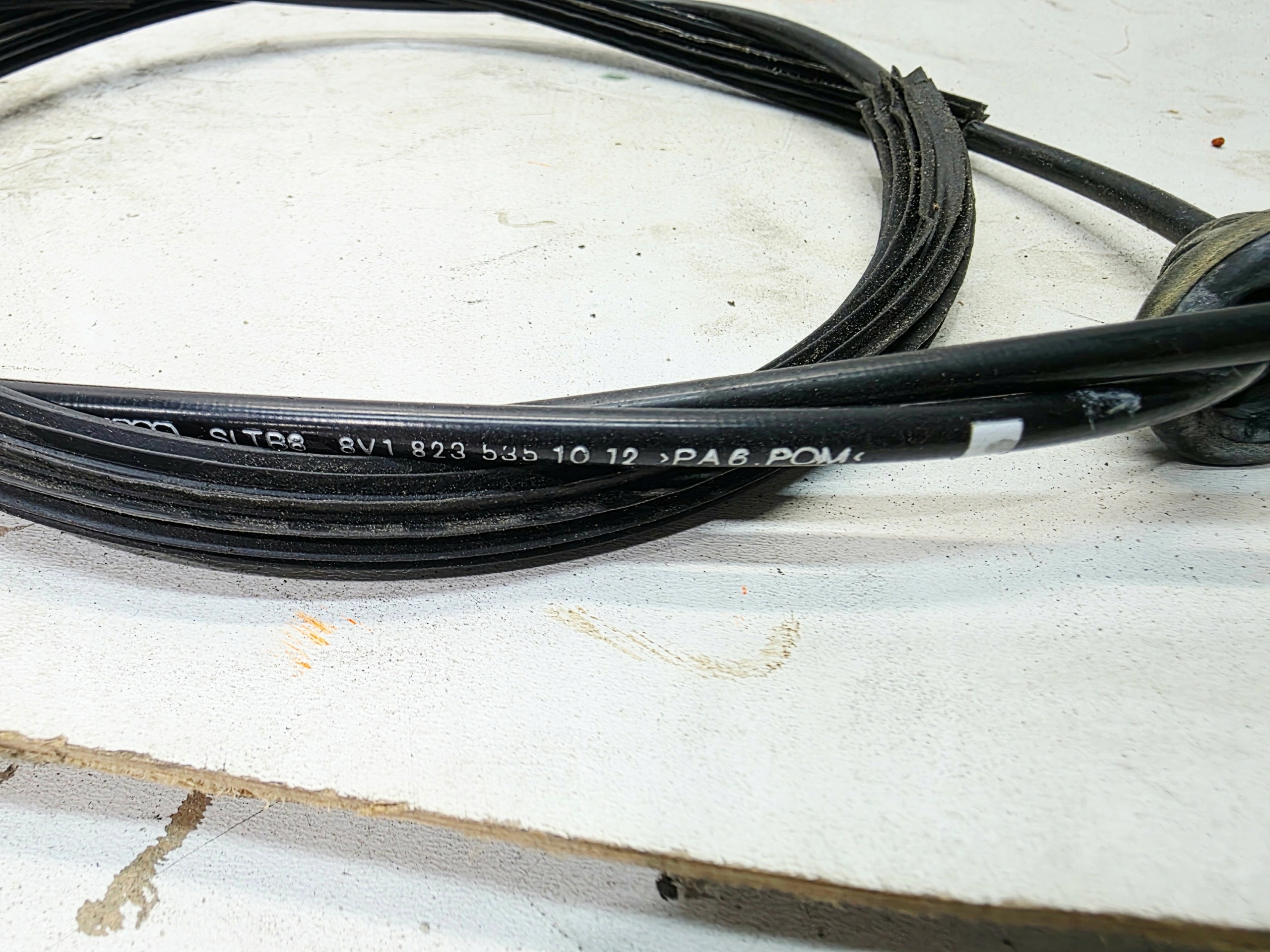 Câble pour l’ouverture du capot AUDI A3 8V 8V1823535
