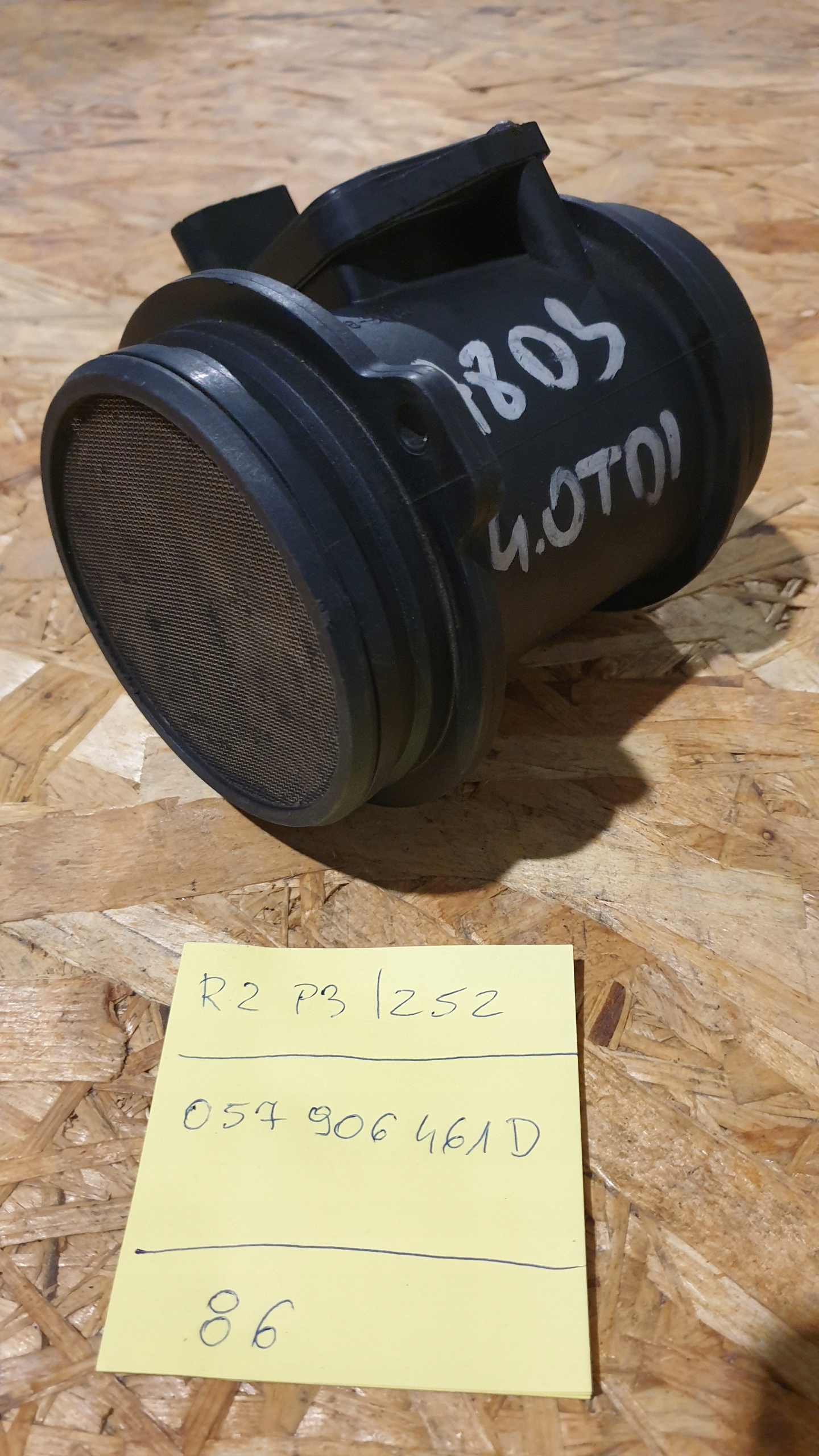 PRZEPŁYWOMIERZ AUDI A8 D3 057906461D