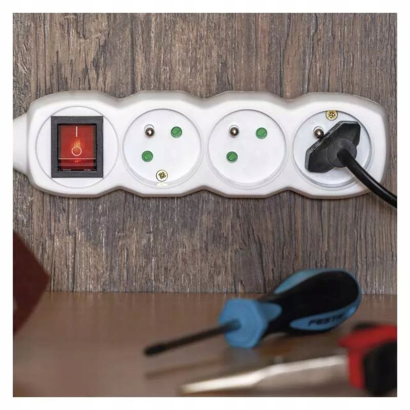 PRZEDŁUŻACZ EMOS P1311 3 GNIAZDOWY Z WYŁĄCZNIKIEM 1,2m 1mm2 PVC BIAŁY Długość kabla 1.2 m