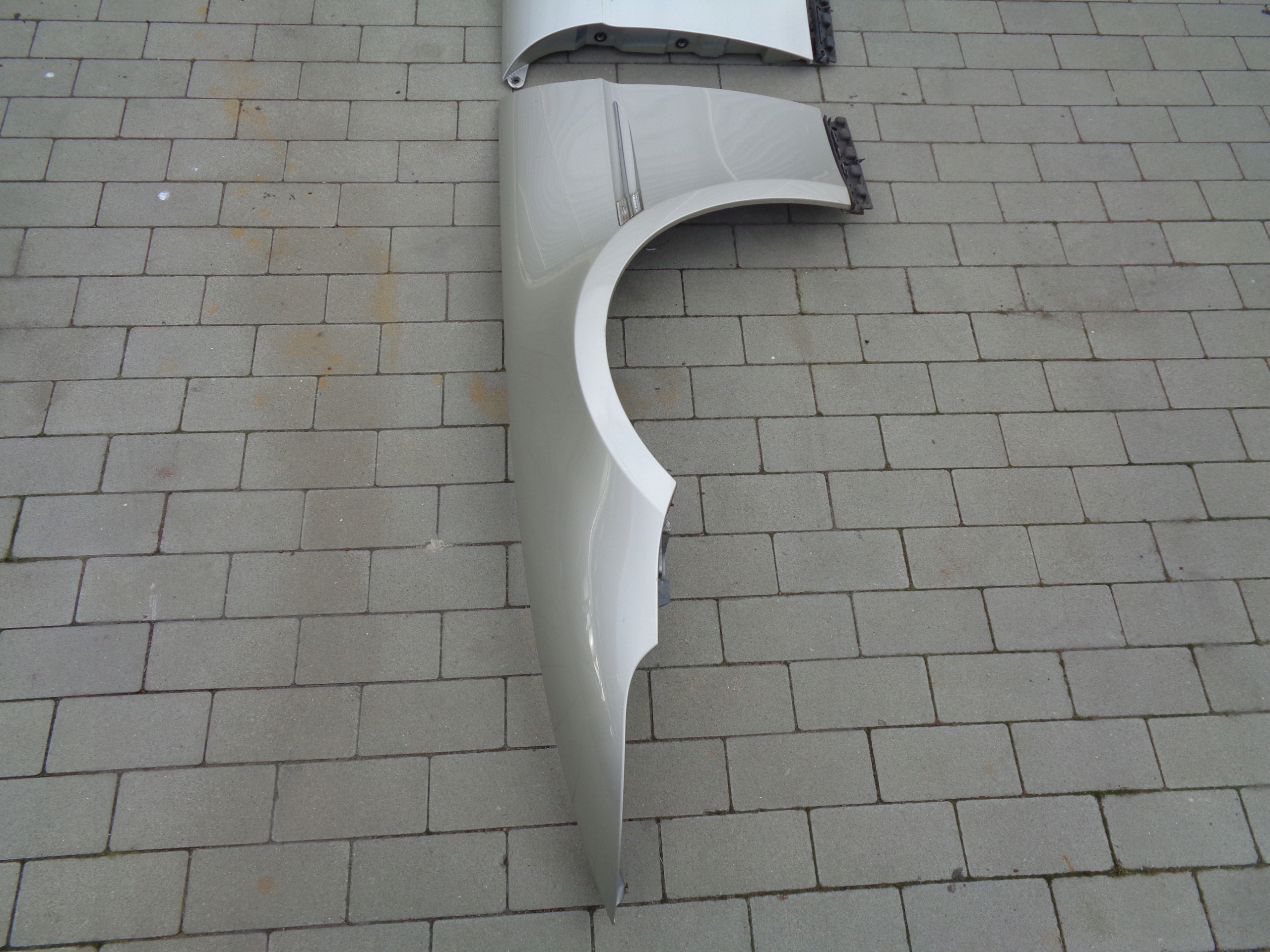 fender front left BMW 6 E63 mineral-silber