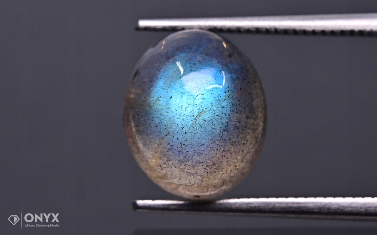 Labradorit kabošon A ovál 11x9 mm