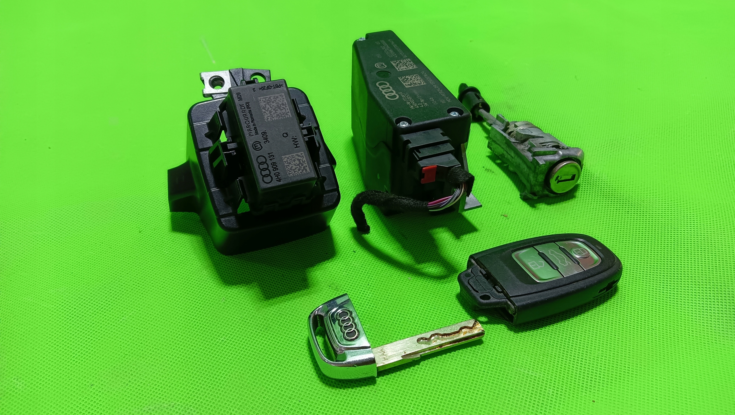 AUDI A6 C7 ZESTAW KLUCZYK EUROPA RYGIEL WKŁADKA MODUŁ ZESTAW STARTOWY 14R Producent części Audi OE