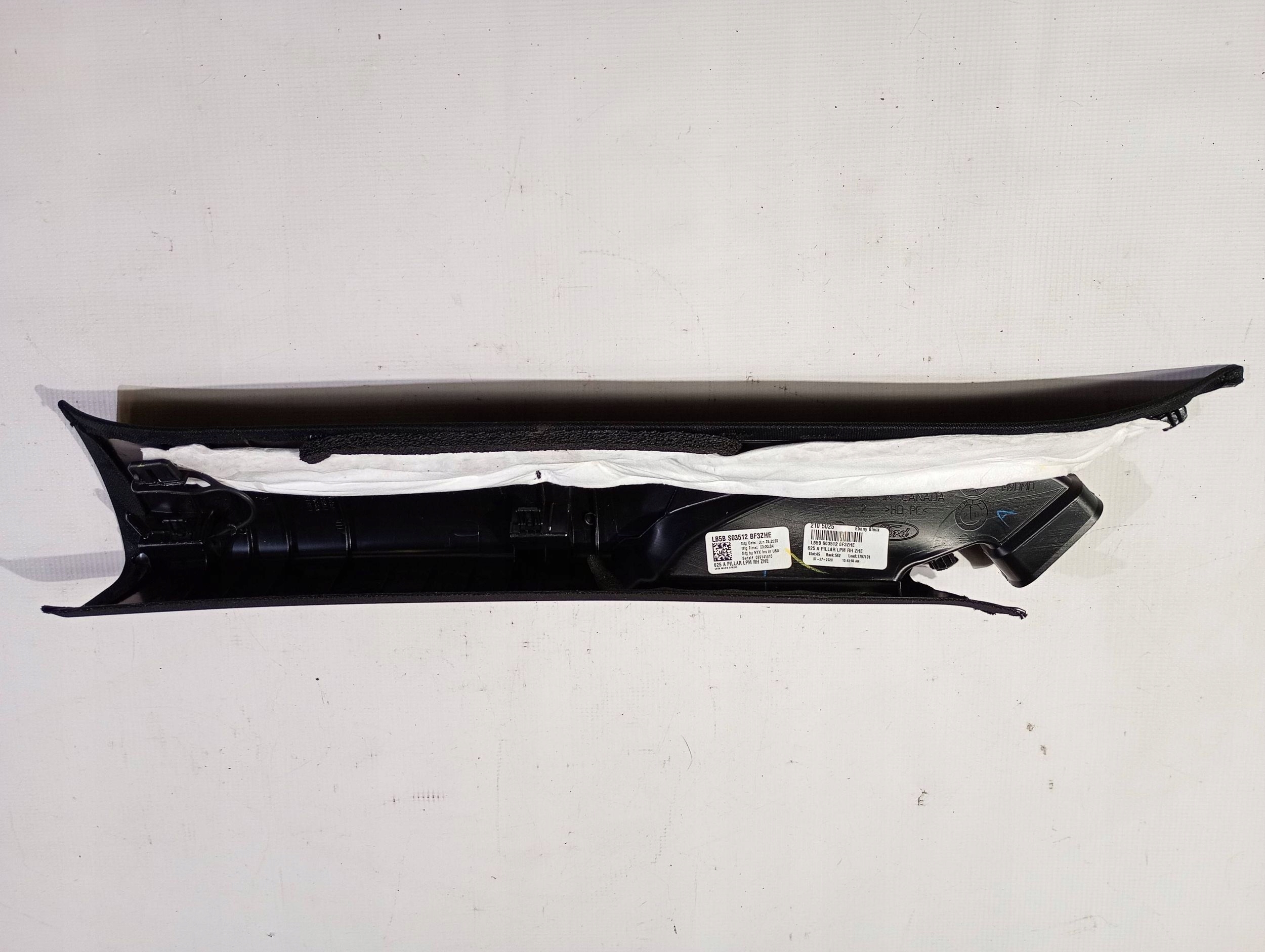 side slupka A cover right side Ford Explorer VI 3.0 ST 2020