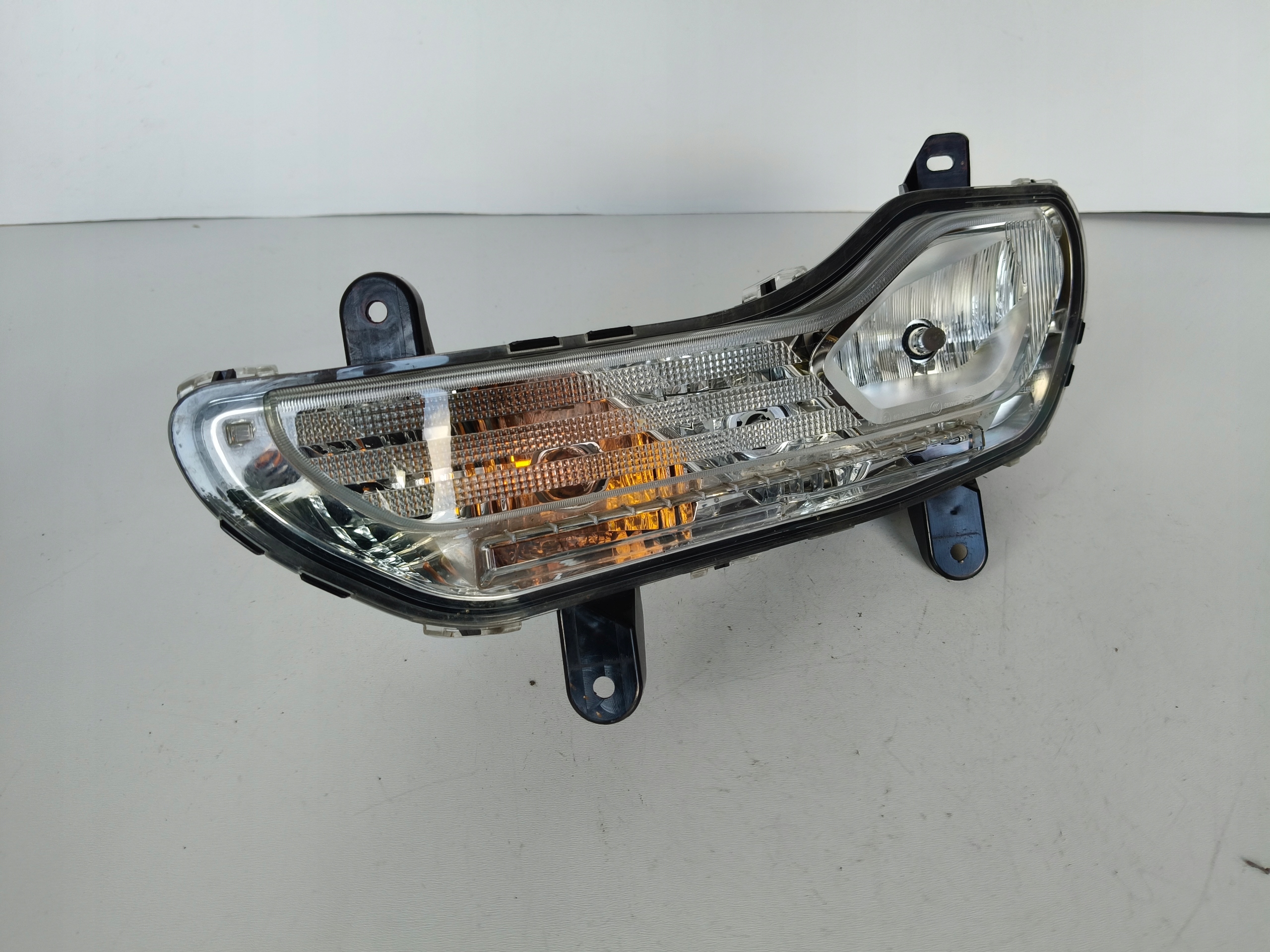 Nebelscheinwerfer links FORD KUGA MK2 12- 3 ZAROWKI