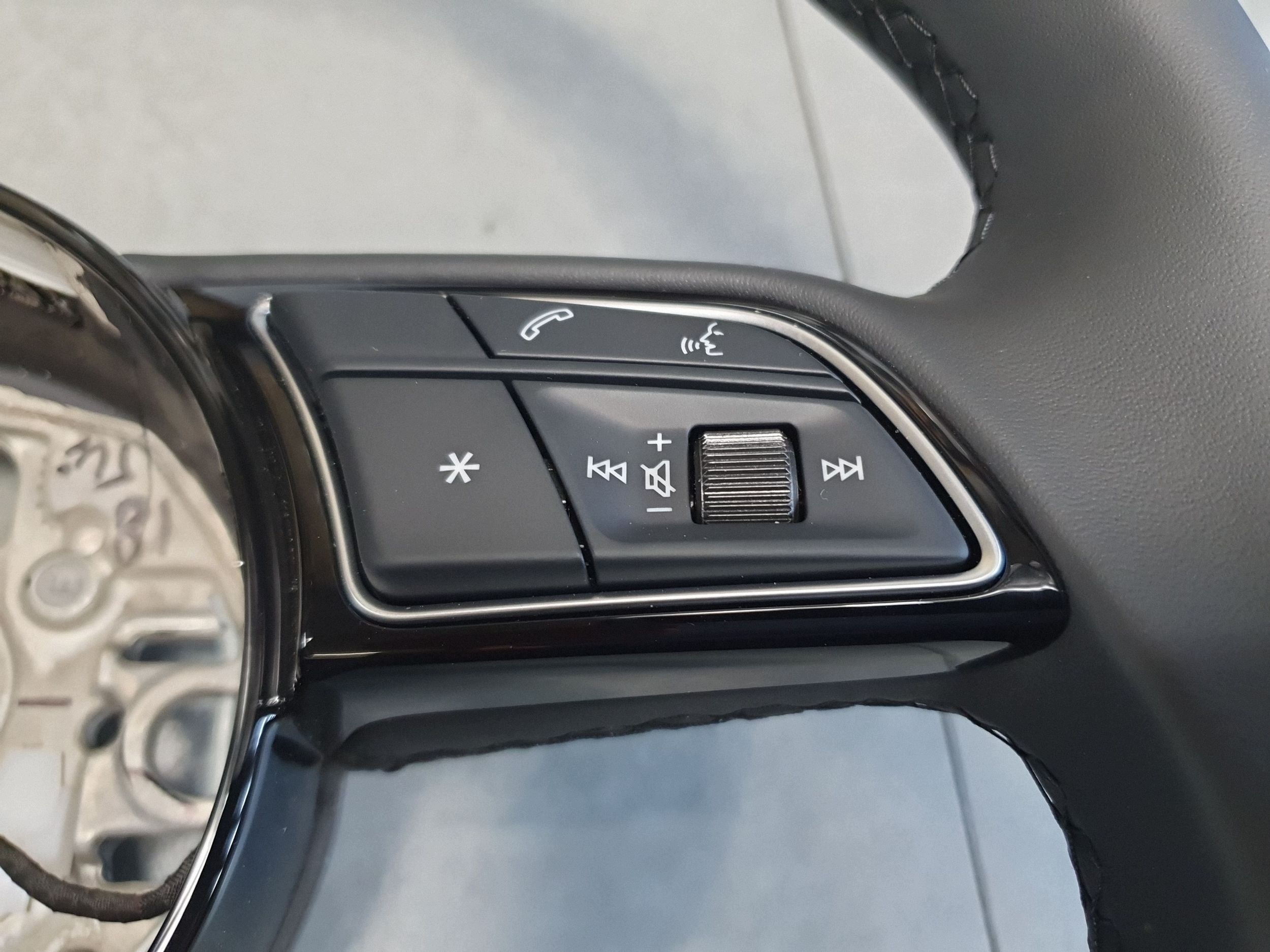 Audi A3 8Y lenkrad Leder multi 82A419091AA
