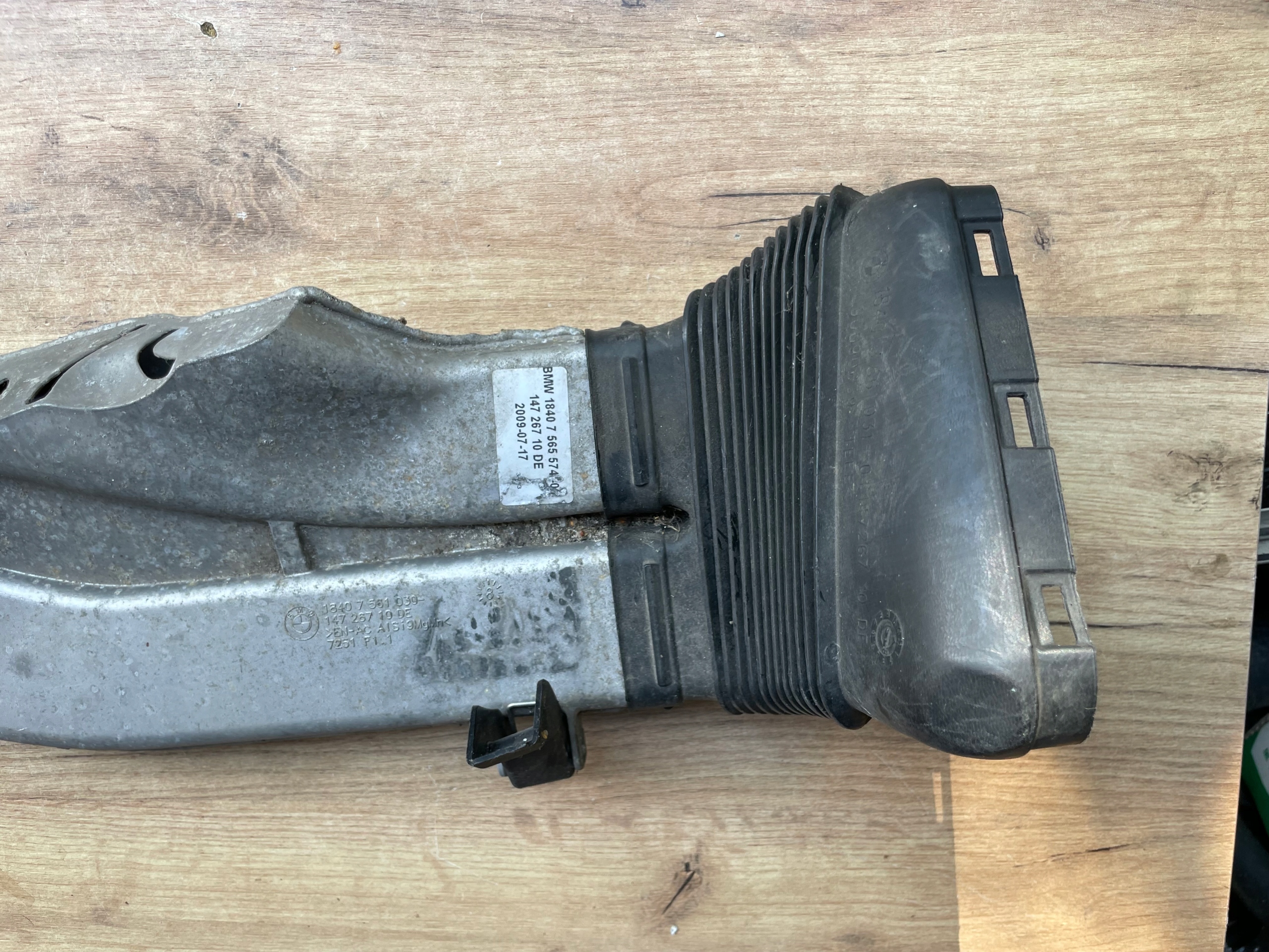 air hose BMW E60 E61 E63 E64 LCI 7565574