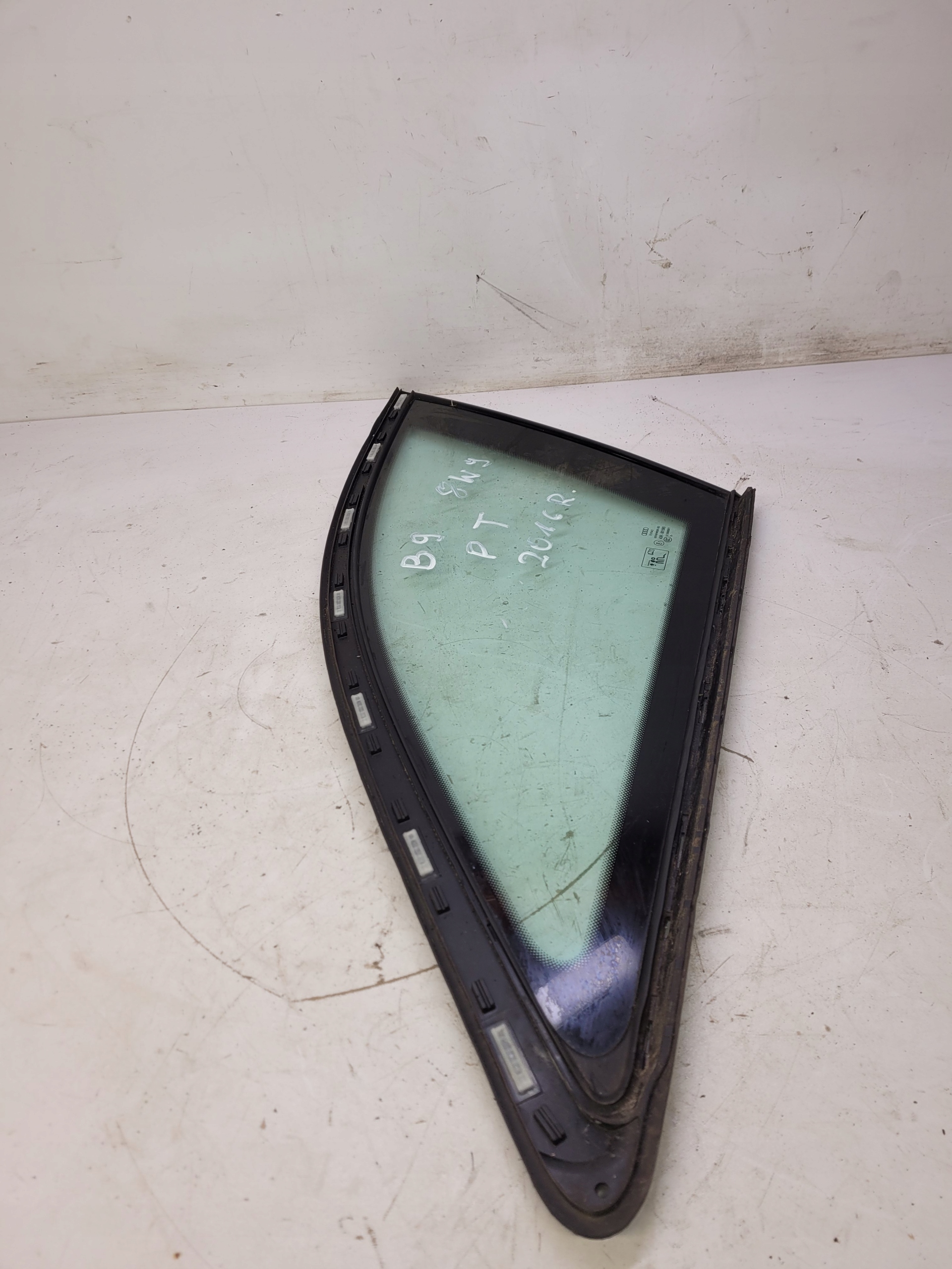 window bodywork right rear part AUDI A4 B9 8W9 AVANT KOMBI 2016R original !!!