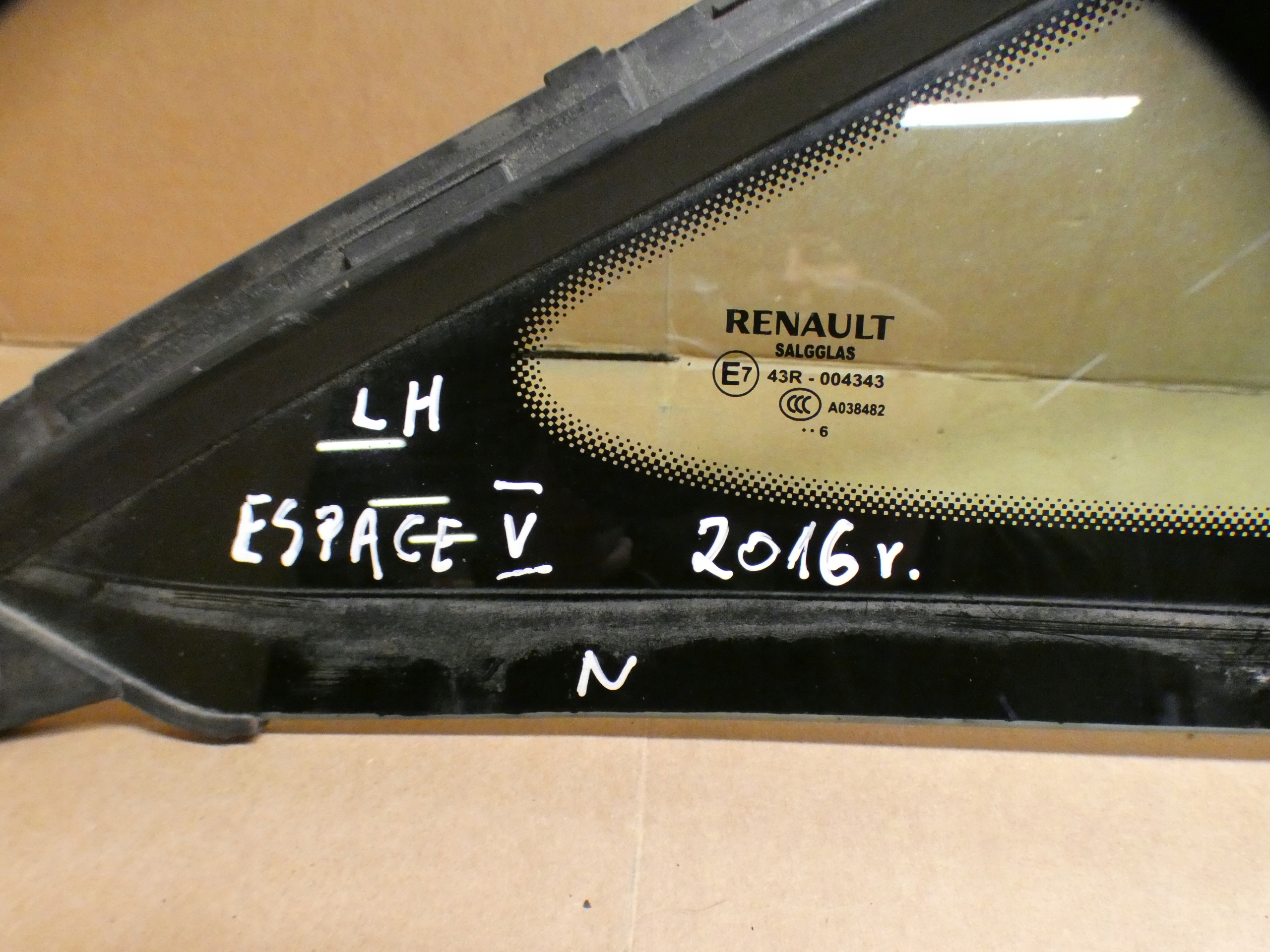 window bodywork left front RENAULT ESPACE V 1.6 BDCI 16 R
