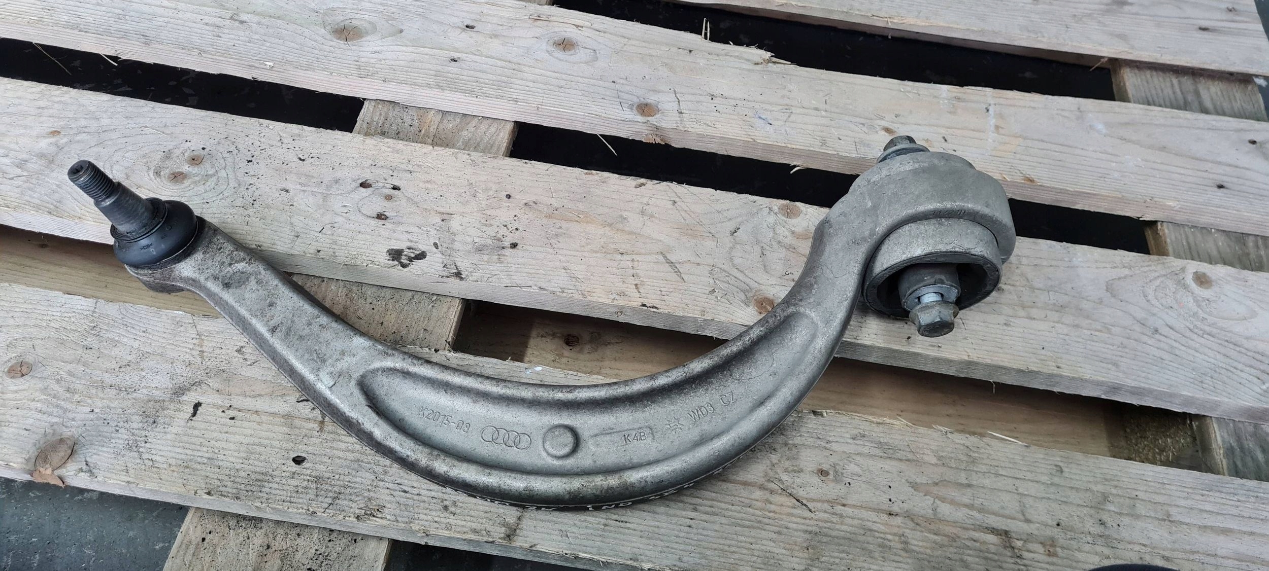 A5 8W LIFT arm lower left front 8W0407695B A4 B9 8W Q5 80A