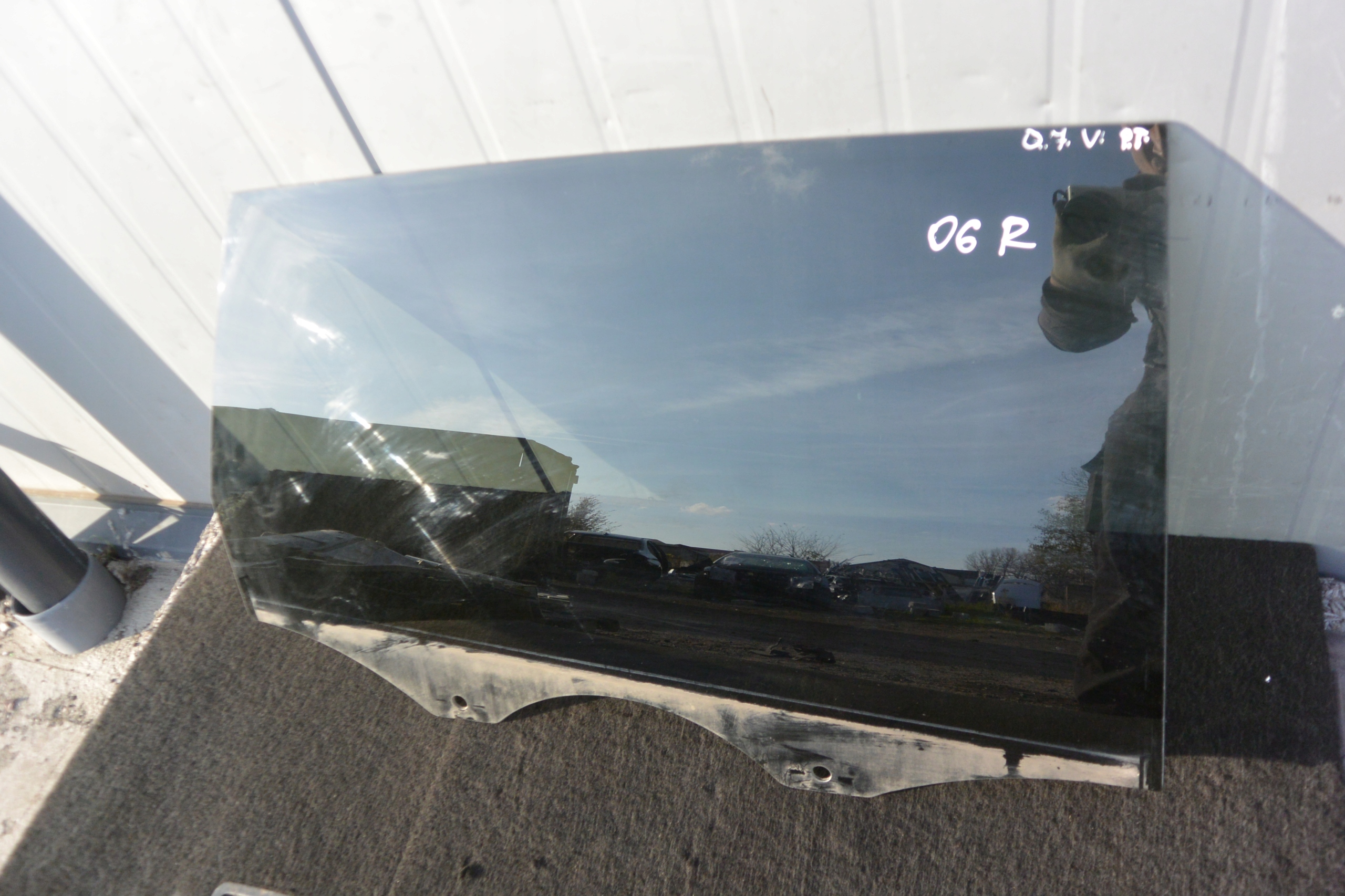 SZYBA DRZWI PRAWA TYL AUDI Q7 4L 2006 R