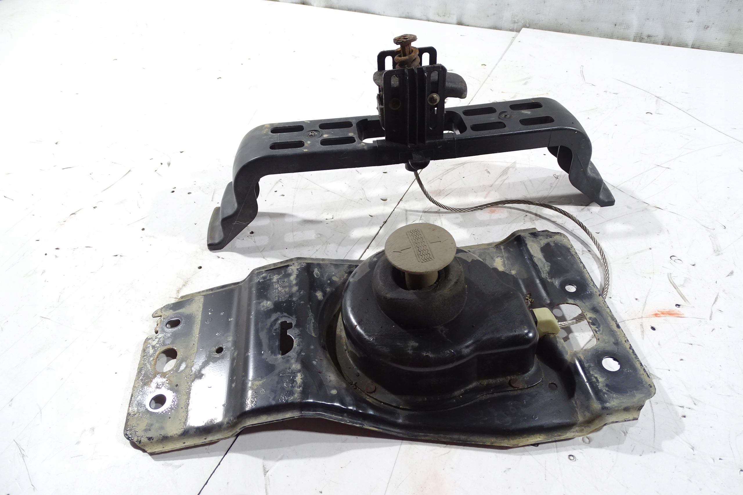 CHRYSLER TOWN COUNTRY 11-ЛІФТ ЗАПАСНОГО КОЛЕСА