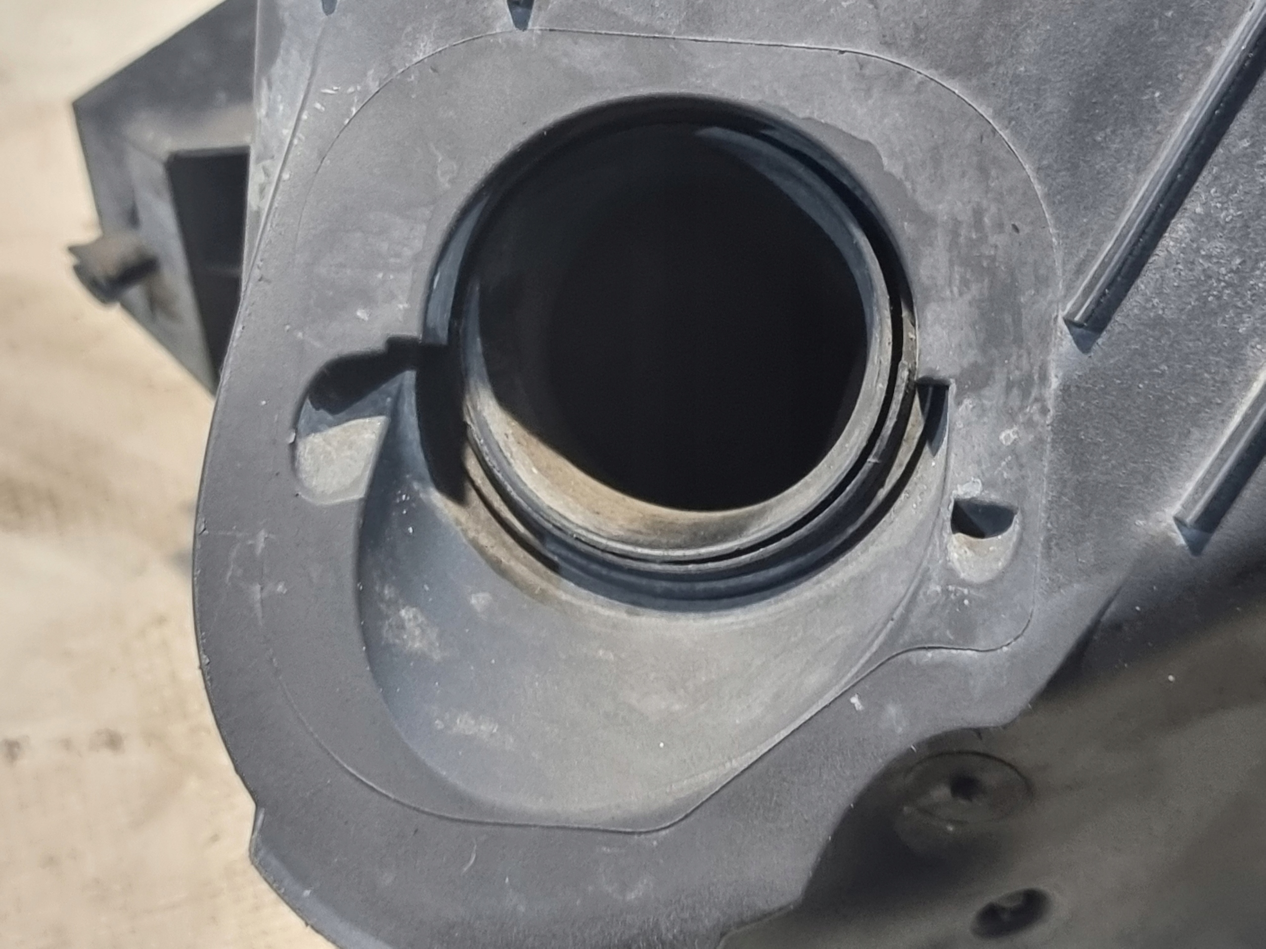 Gehäuse filter luft OE 4B0133837E AUDI A6 C5 2.5 TDI 00r