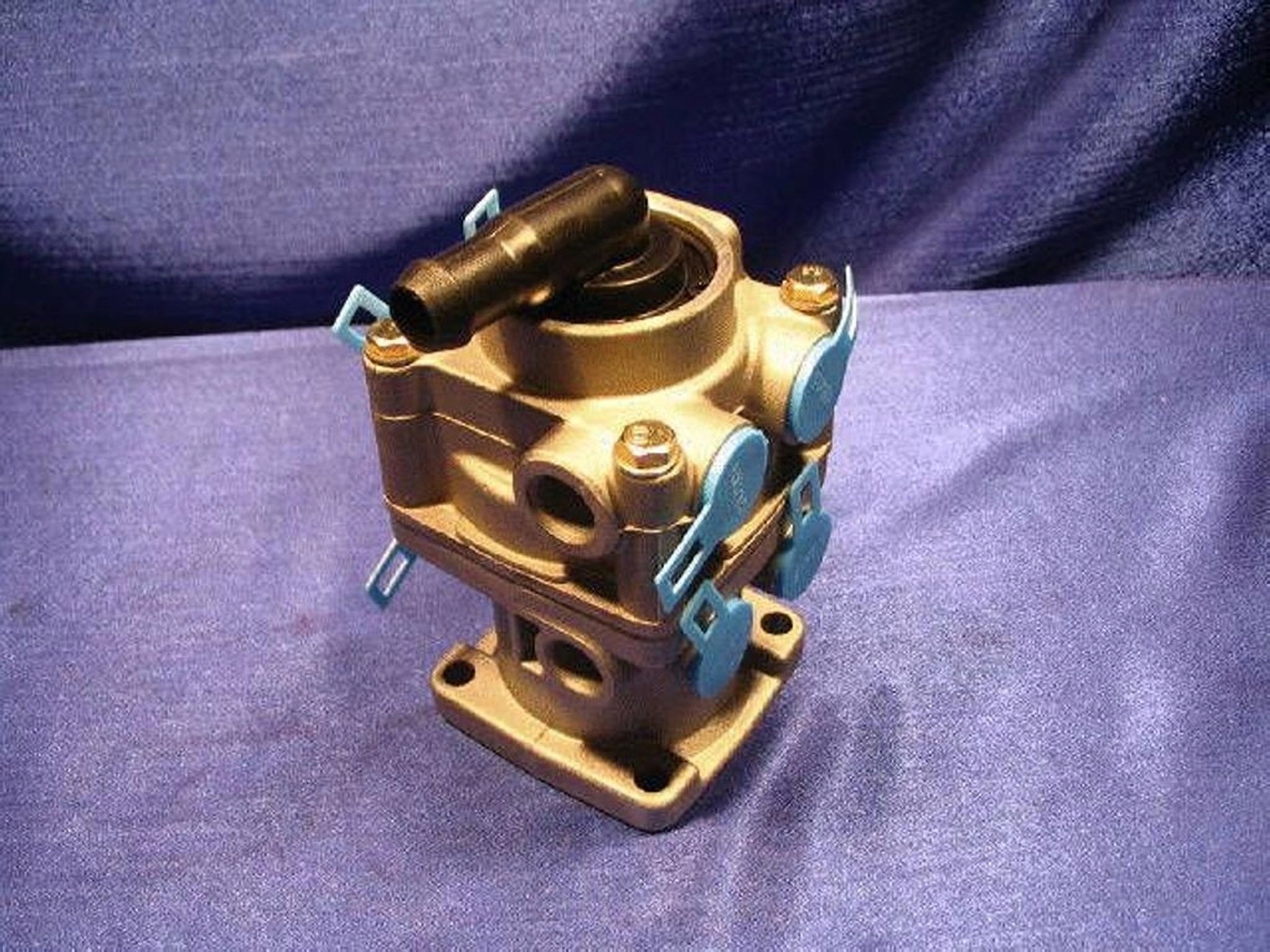 KPL.NAPR.OSUSZACZA VOLVO [W]