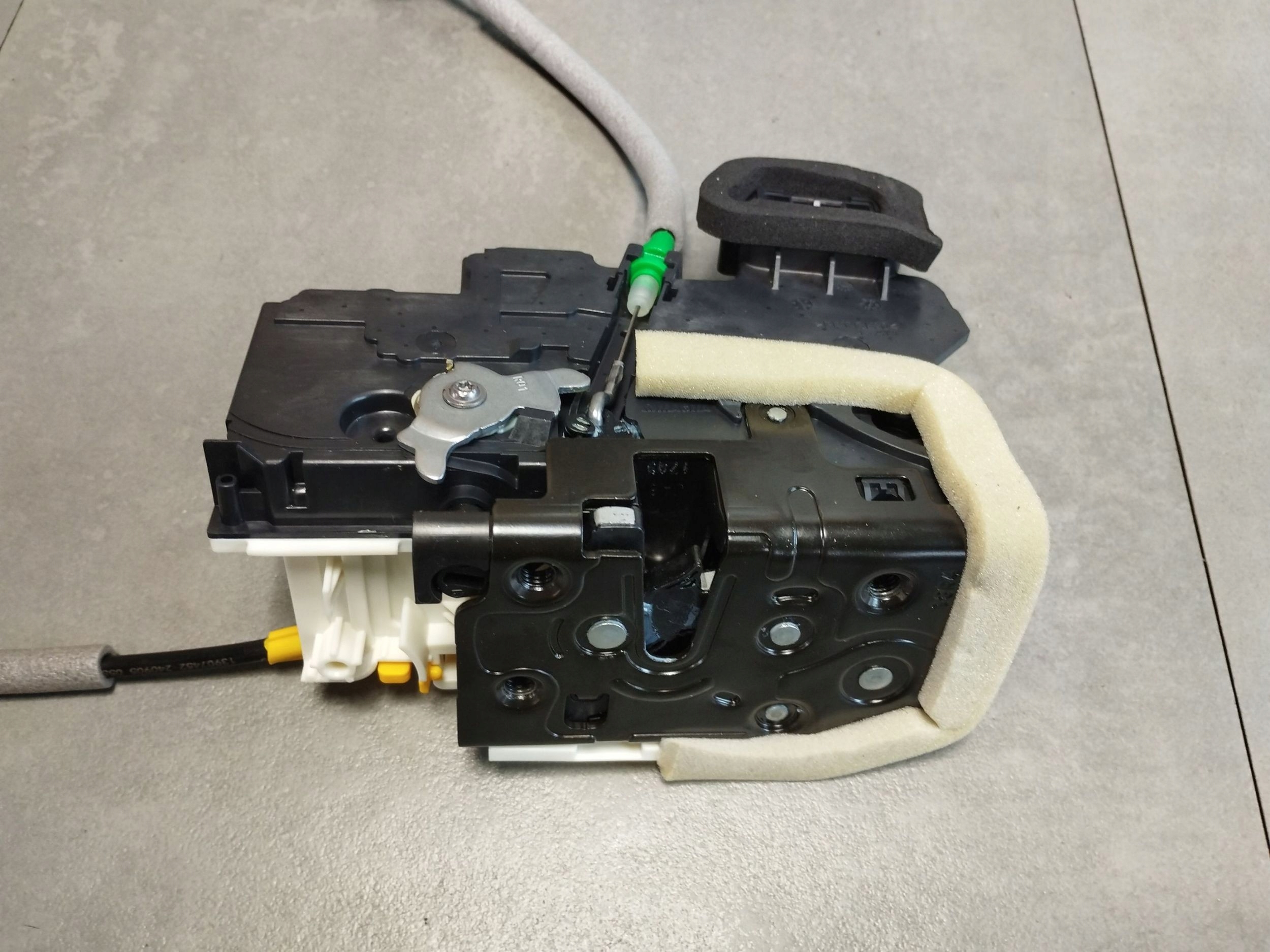Audi A5 B10 lock door right rear part 85E839016G