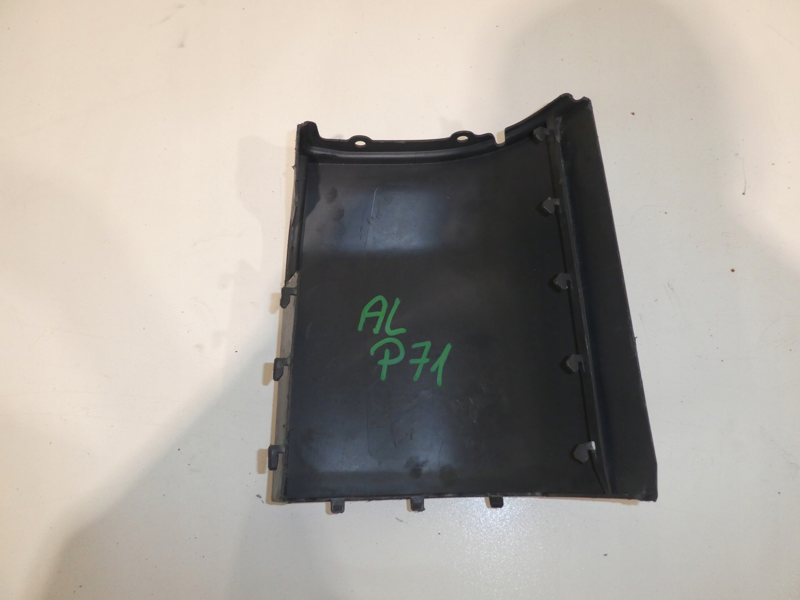 ECKE UNTER LAMPE LINKS HECK VW T5 7H0807321B