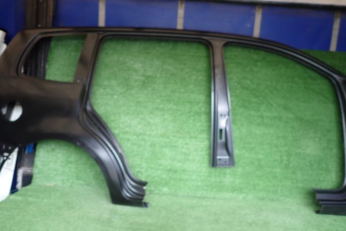 VW TOURAN 10-15 side right pillar threshold fender rear
