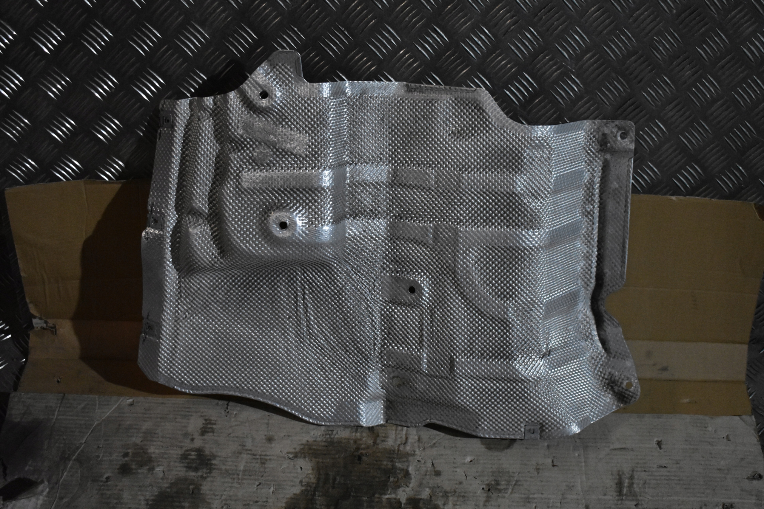 IDEALNA Blende Abdeckung TERMICZNA MERCEDES W206 1
